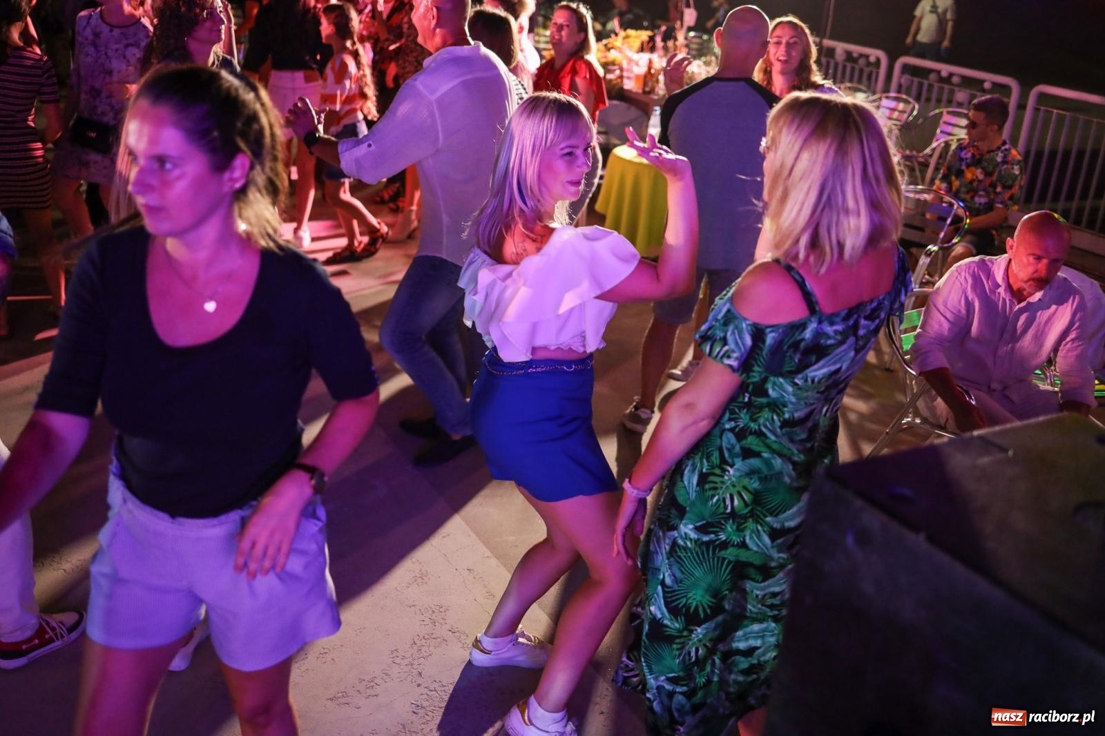 Zdjęcie w galerii na portalu naszraciborz.pl: Osmar Pegudo roztańczył Racibórz na bulwarach [RELACJA NA BIS FOTO i WIDEO] wiadomości z regionu