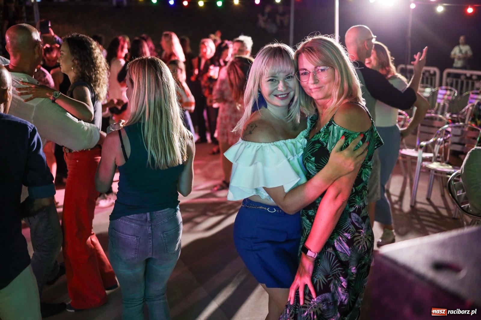 Zdjęcie w galerii na portalu naszraciborz.pl: Osmar Pegudo roztańczył Racibórz na bulwarach [RELACJA NA BIS FOTO i WIDEO] wiadomości z regionu