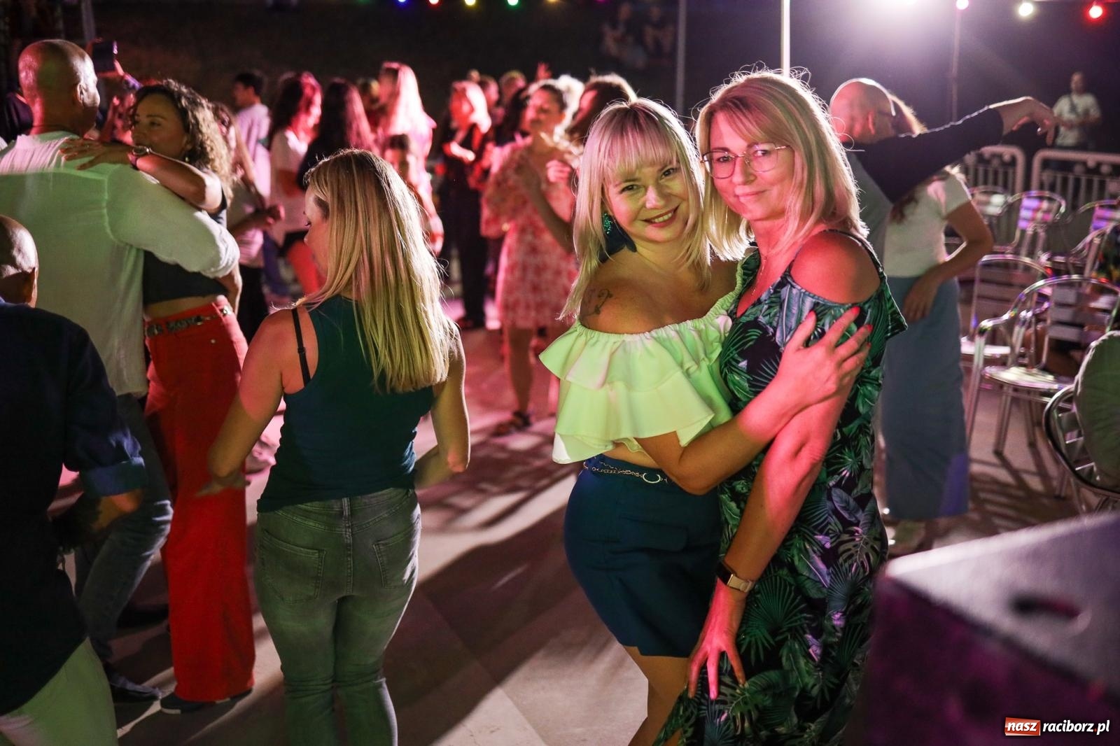 Zdjęcie w galerii na portalu naszraciborz.pl: Osmar Pegudo roztańczył Racibórz na bulwarach [RELACJA NA BIS FOTO i WIDEO] wiadomości z regionu