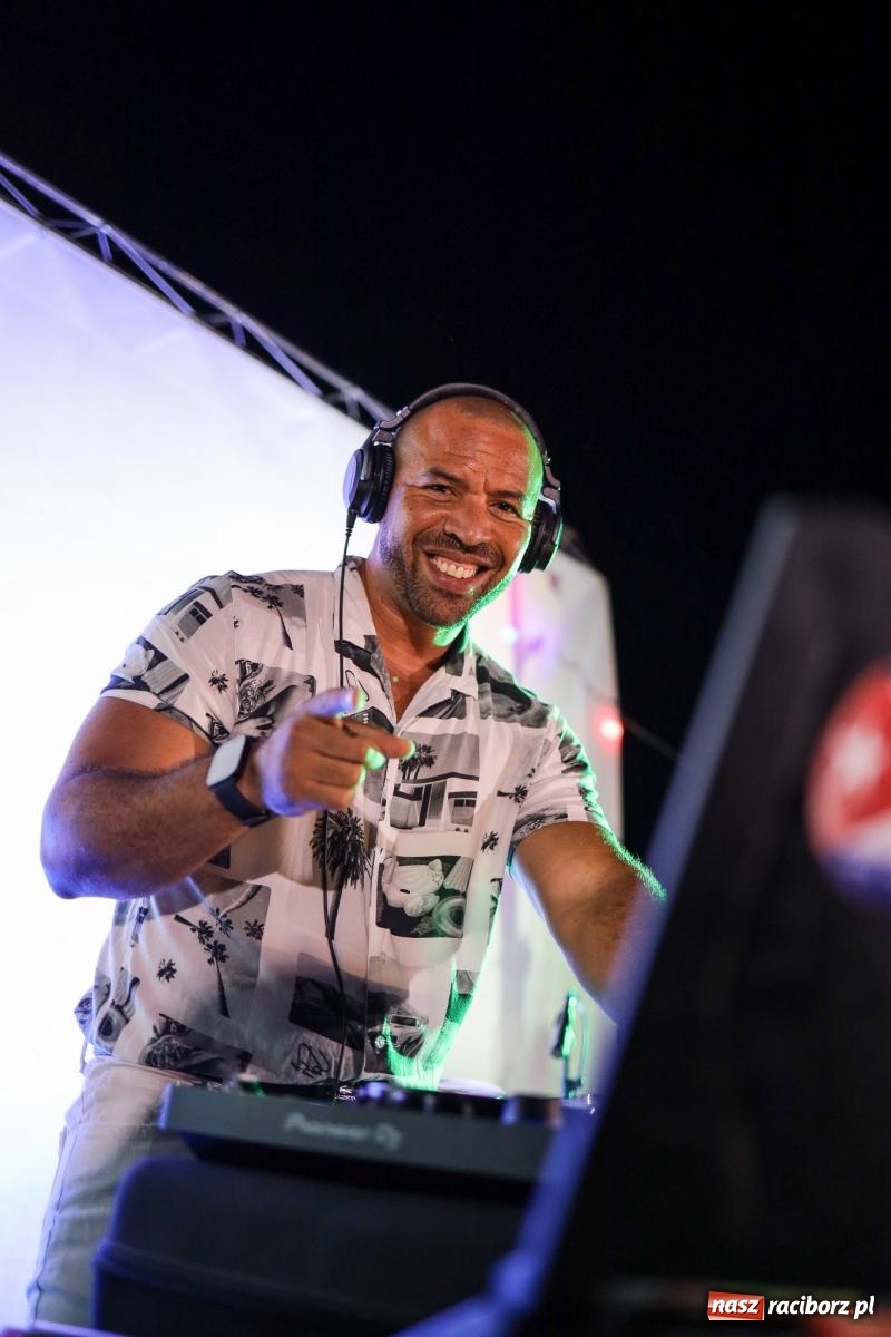 Zdjęcie w galerii na portalu naszraciborz.pl: Osmar Pegudo roztańczył Racibórz na bulwarach [RELACJA NA BIS FOTO i WIDEO] wiadomości z regionu