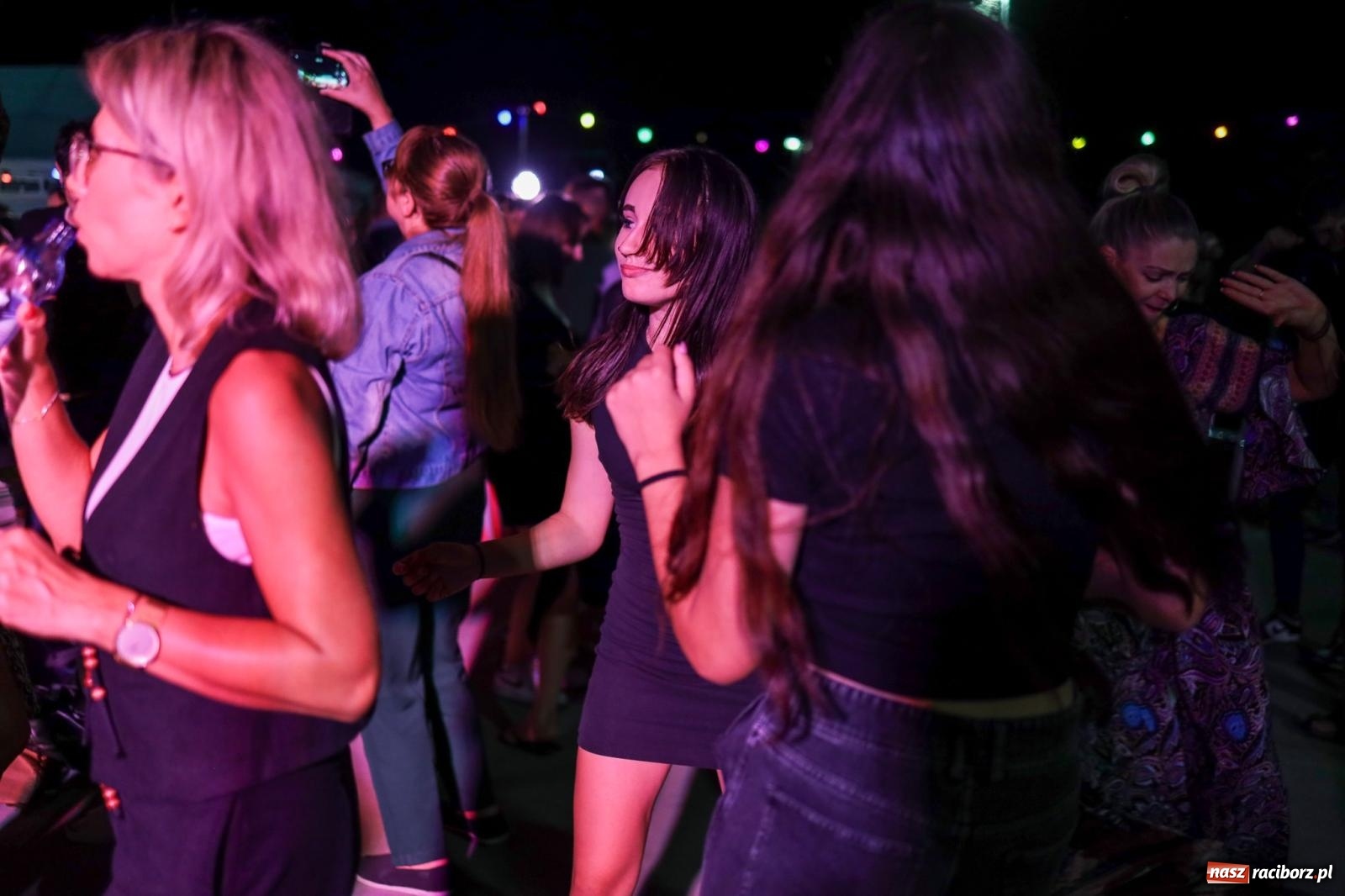 Zdjęcie w galerii na portalu naszraciborz.pl: Osmar Pegudo roztańczył Racibórz na bulwarach [RELACJA NA BIS FOTO i WIDEO] wiadomości z regionu