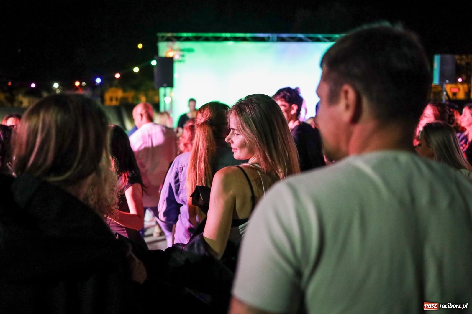Zdjęcie w galerii na portalu naszraciborz.pl: Osmar Pegudo roztańczył Racibórz na bulwarach [RELACJA NA BIS FOTO i WIDEO] wiadomości z regionu