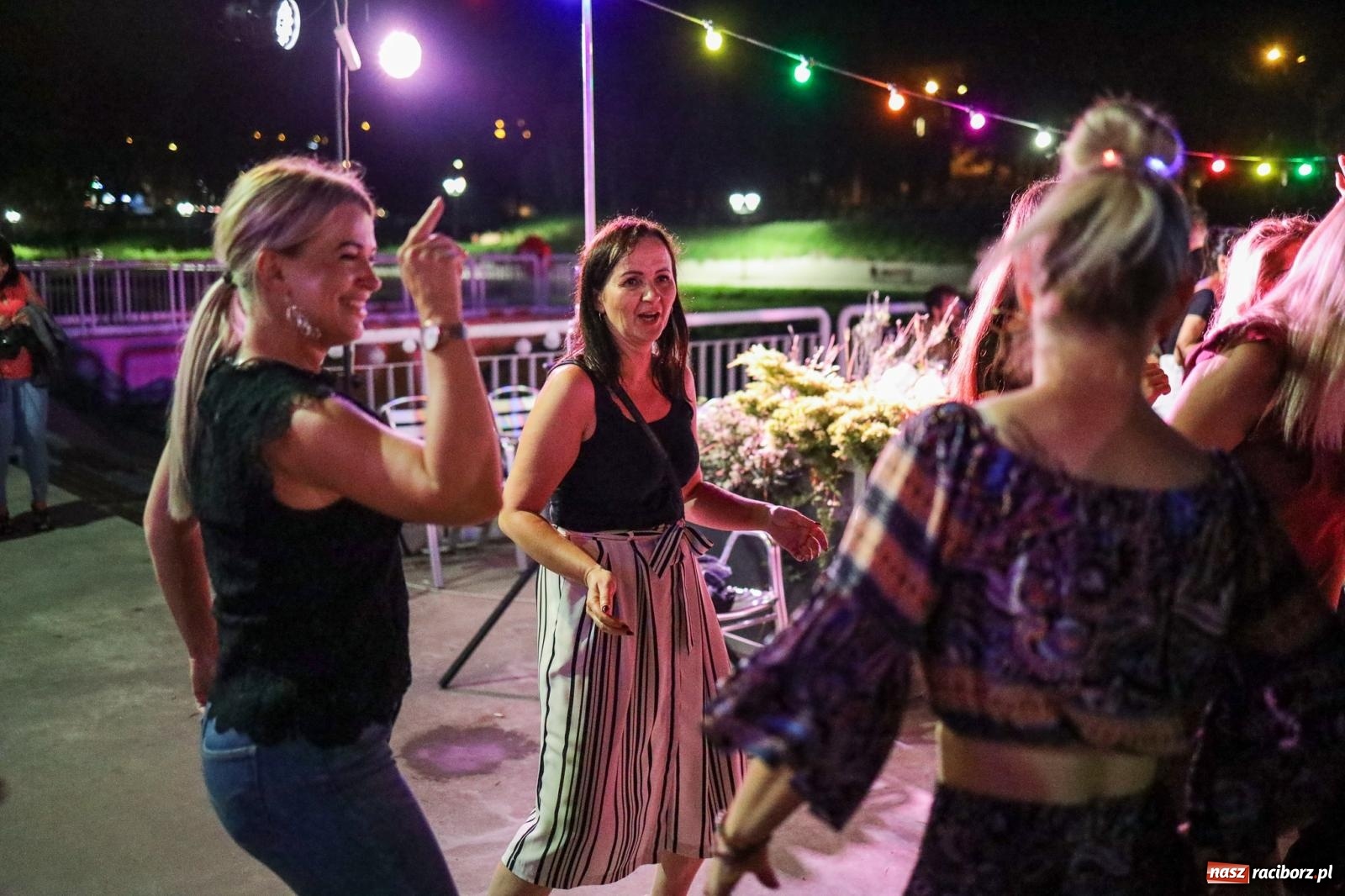 Zdjęcie w galerii na portalu naszraciborz.pl: Osmar Pegudo roztańczył Racibórz na bulwarach [RELACJA NA BIS FOTO i WIDEO] wiadomości z regionu