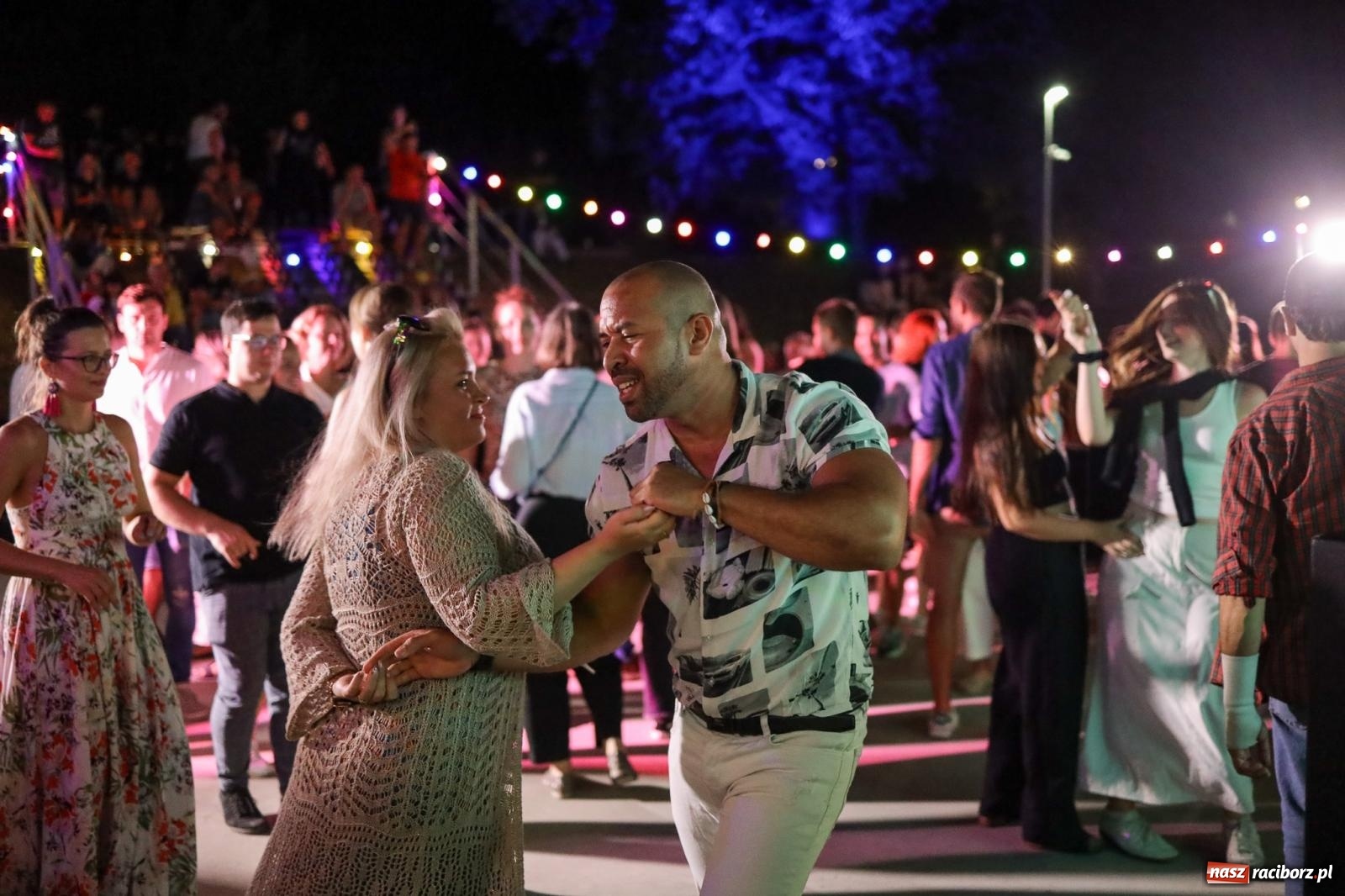 Zdjęcie w galerii na portalu naszraciborz.pl: Osmar Pegudo roztańczył Racibórz na bulwarach [RELACJA NA BIS FOTO i WIDEO] wiadomości z regionu