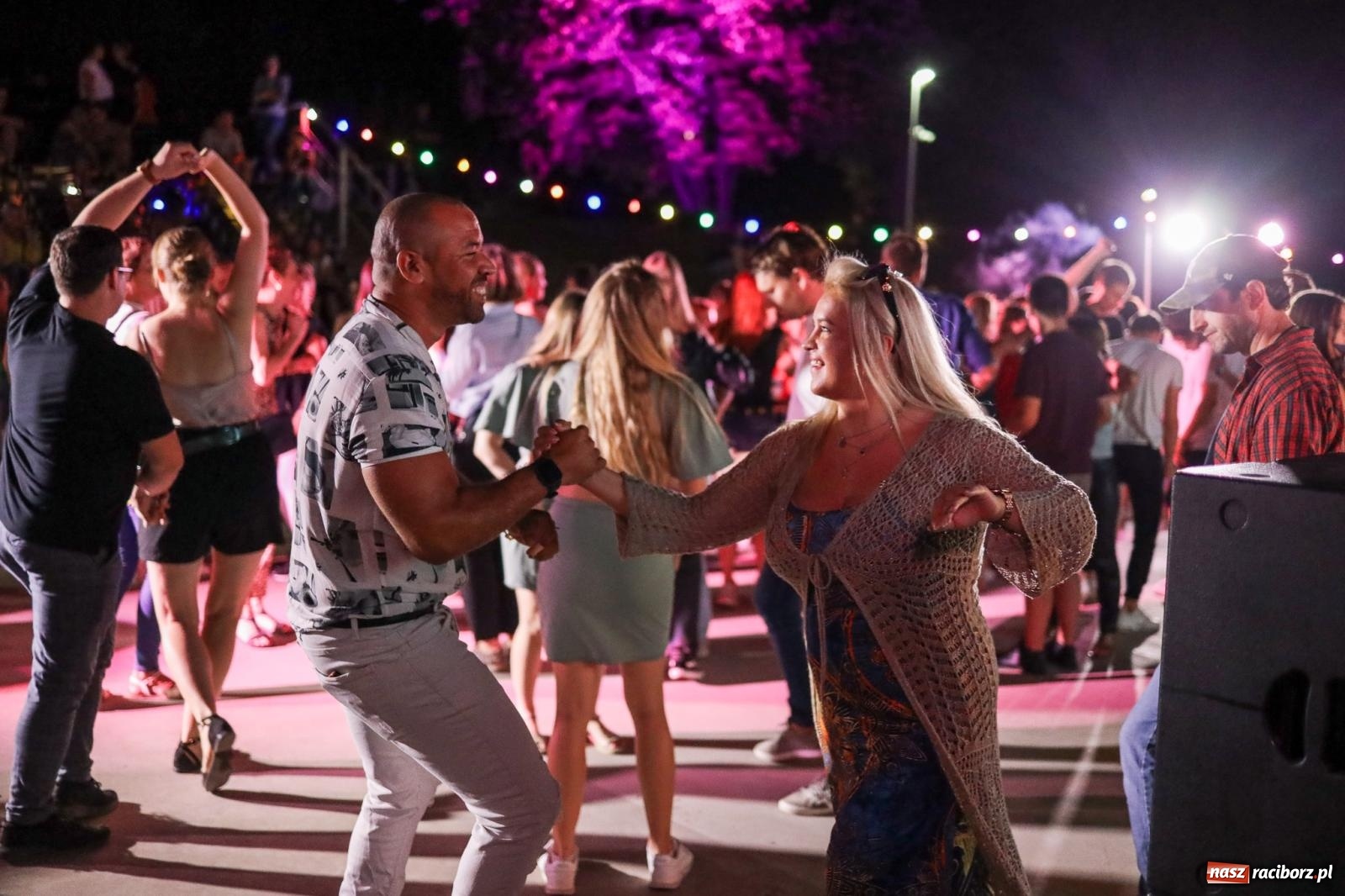Zdjęcie w galerii na portalu naszraciborz.pl: Osmar Pegudo roztańczył Racibórz na bulwarach [RELACJA NA BIS FOTO i WIDEO] wiadomości z regionu