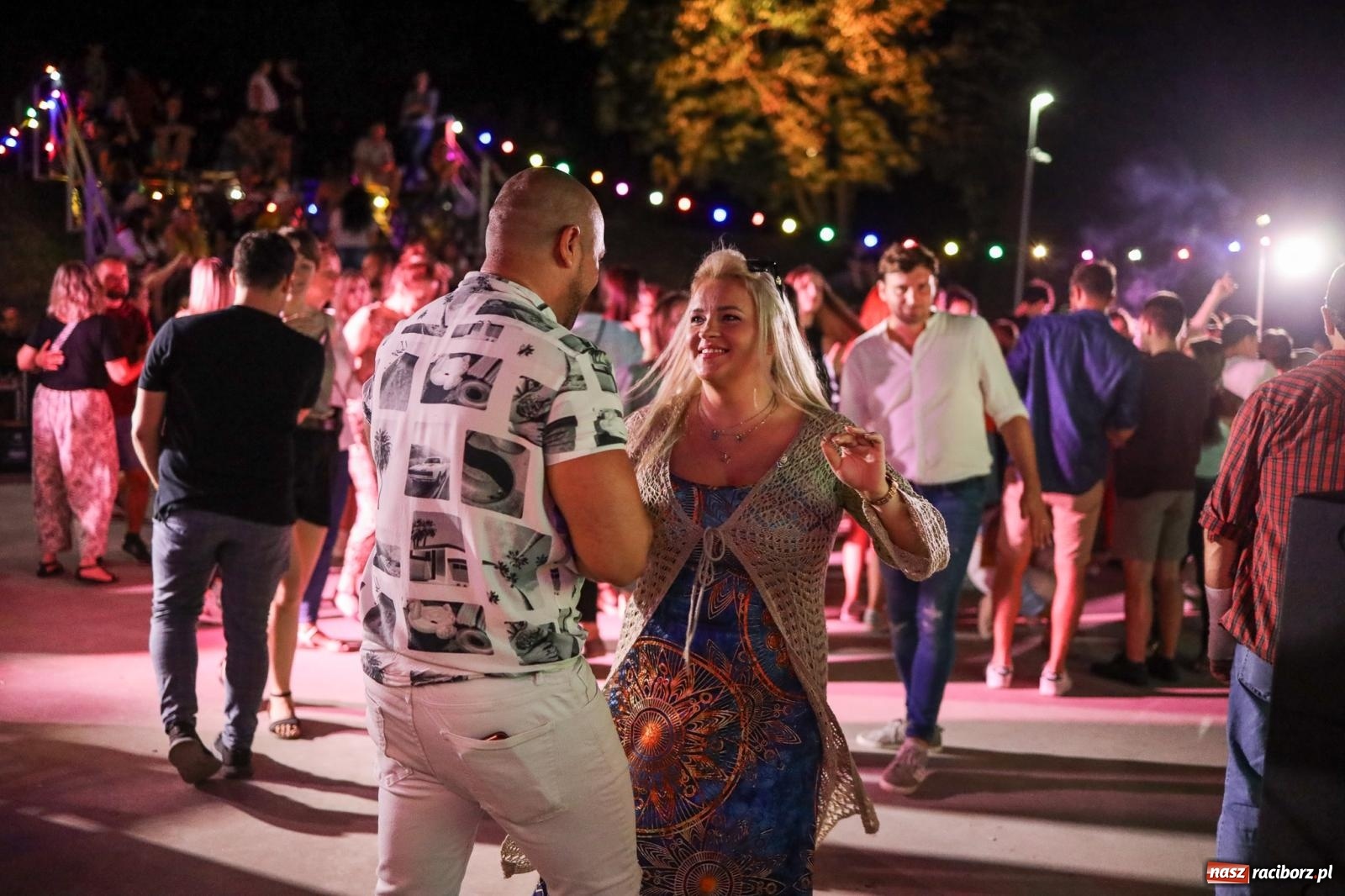 Zdjęcie w galerii na portalu naszraciborz.pl: Osmar Pegudo roztańczył Racibórz na bulwarach [RELACJA NA BIS FOTO i WIDEO] wiadomości z regionu