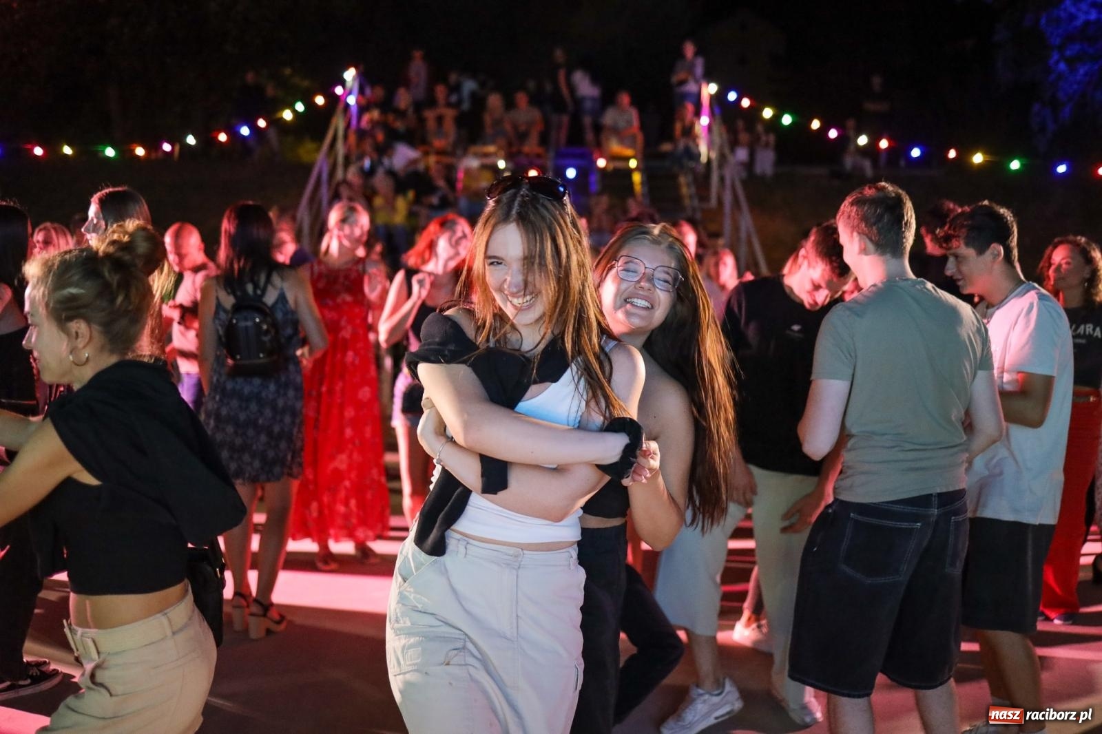 Zdjęcie w galerii na portalu naszraciborz.pl: Osmar Pegudo roztańczył Racibórz na bulwarach [RELACJA NA BIS FOTO i WIDEO] wiadomości z regionu