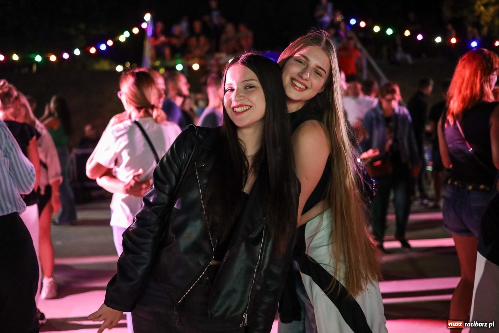 Zdjęcie w galerii na portalu naszraciborz.pl: Osmar Pegudo roztańczył Racibórz na bulwarach [RELACJA NA BIS FOTO i WIDEO] wiadomości z regionu