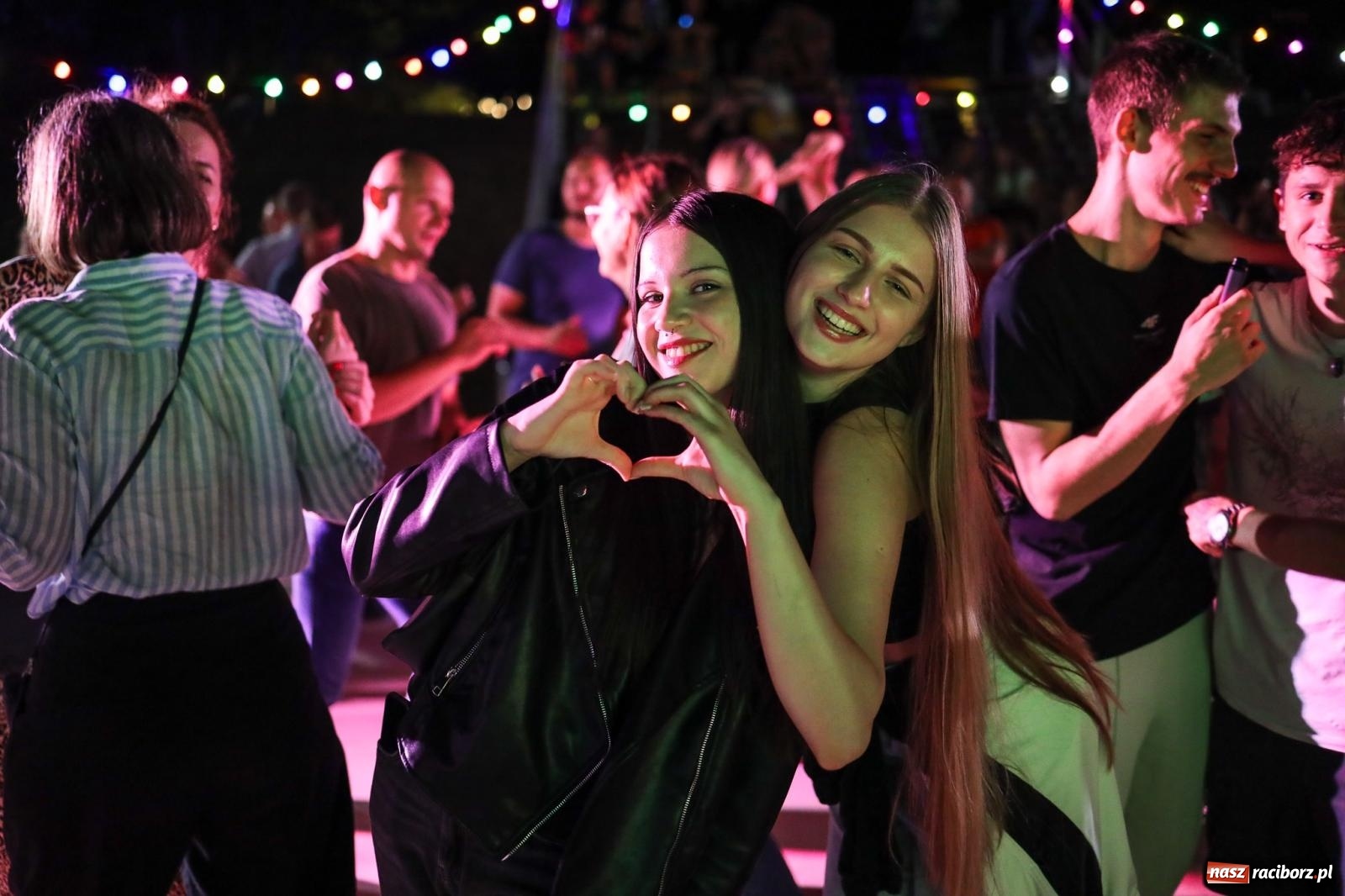 Zdjęcie w galerii na portalu naszraciborz.pl: Osmar Pegudo roztańczył Racibórz na bulwarach [RELACJA NA BIS FOTO i WIDEO] wiadomości z regionu