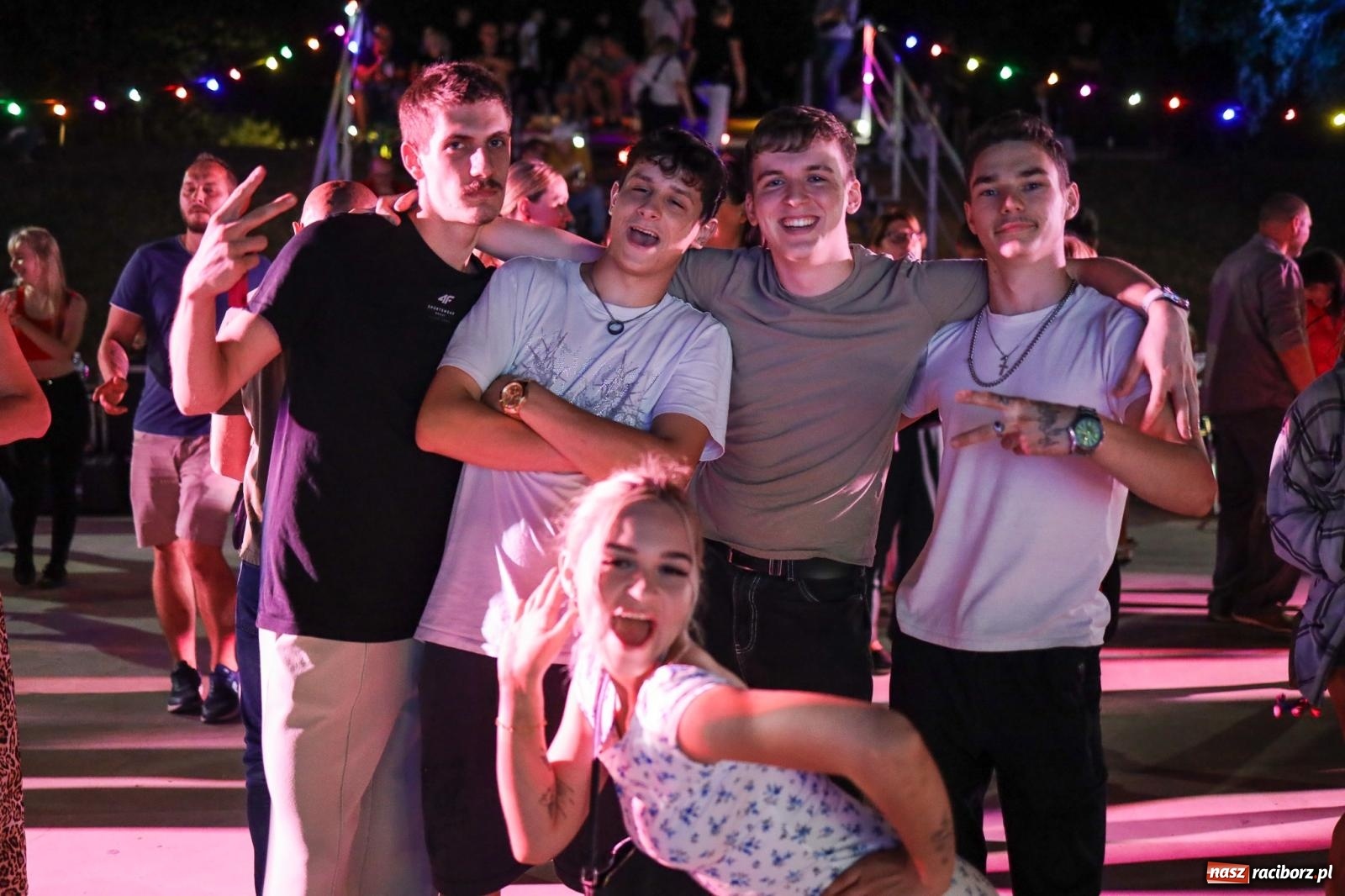 Zdjęcie w galerii na portalu naszraciborz.pl: Osmar Pegudo roztańczył Racibórz na bulwarach [RELACJA NA BIS FOTO i WIDEO] wiadomości z regionu