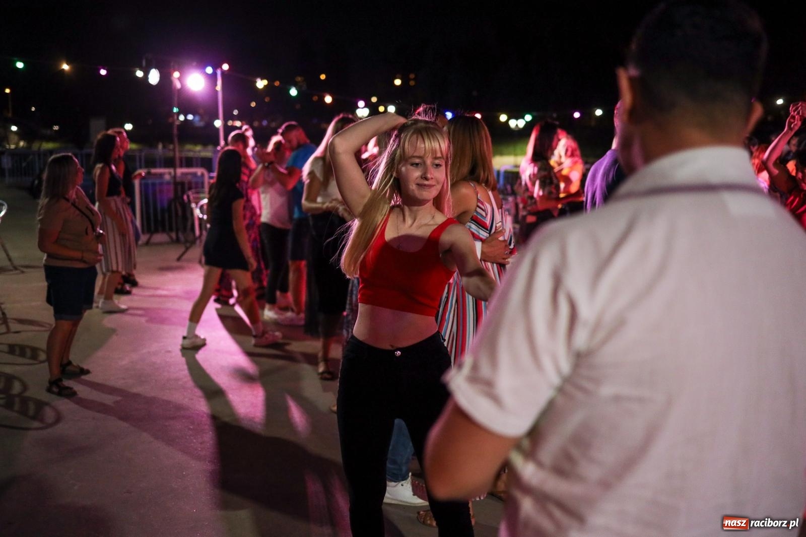Zdjęcie w galerii na portalu naszraciborz.pl: Osmar Pegudo roztańczył Racibórz na bulwarach [RELACJA NA BIS FOTO i WIDEO] wiadomości z regionu