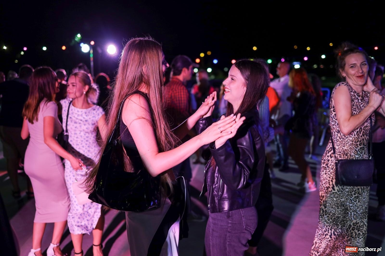 Zdjęcie w galerii na portalu naszraciborz.pl: Osmar Pegudo roztańczył Racibórz na bulwarach [RELACJA NA BIS FOTO i WIDEO] wiadomości z regionu