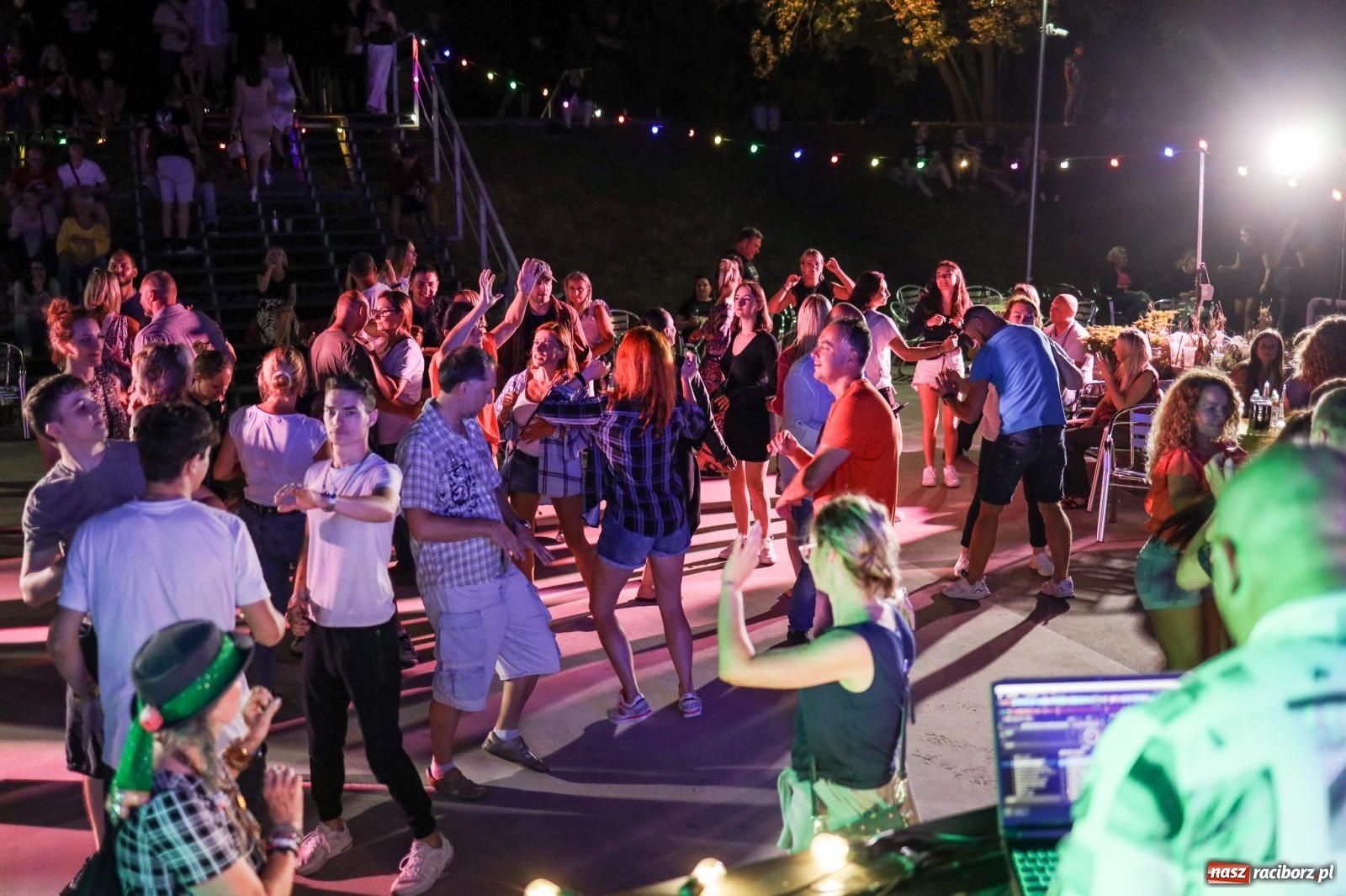 Zdjęcie w galerii na portalu naszraciborz.pl: Osmar Pegudo roztańczył Racibórz na bulwarach [RELACJA NA BIS FOTO i WIDEO] wiadomości z regionu