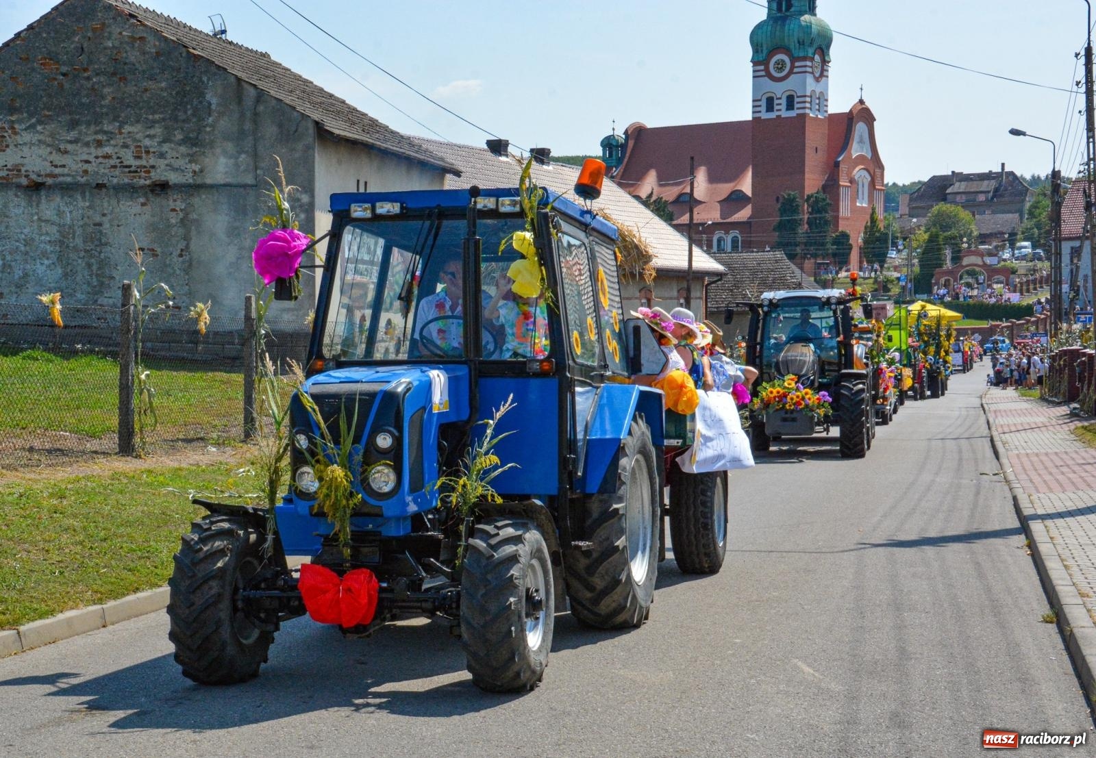 Zdjęcie w galerii na portalu naszraciborz.pl: Miejsko-powiatowe dożynki w Raciborzu-Brzeziu [FOTO i WIDEO] wiadomości z regionu