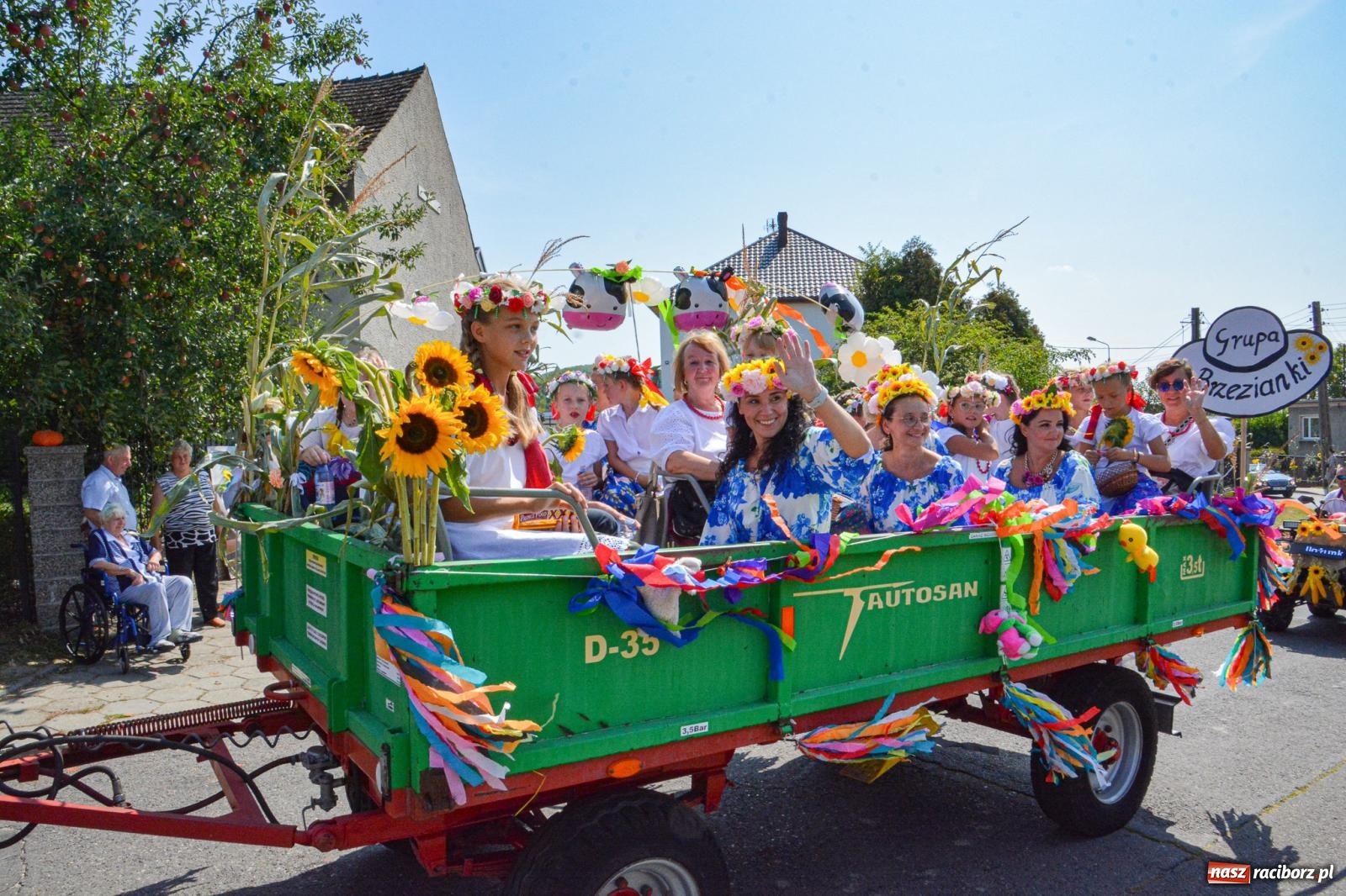 Zdjęcie w galerii na portalu naszraciborz.pl: Miejsko-powiatowe dożynki w Raciborzu-Brzeziu [FOTO i WIDEO] wiadomości z regionu