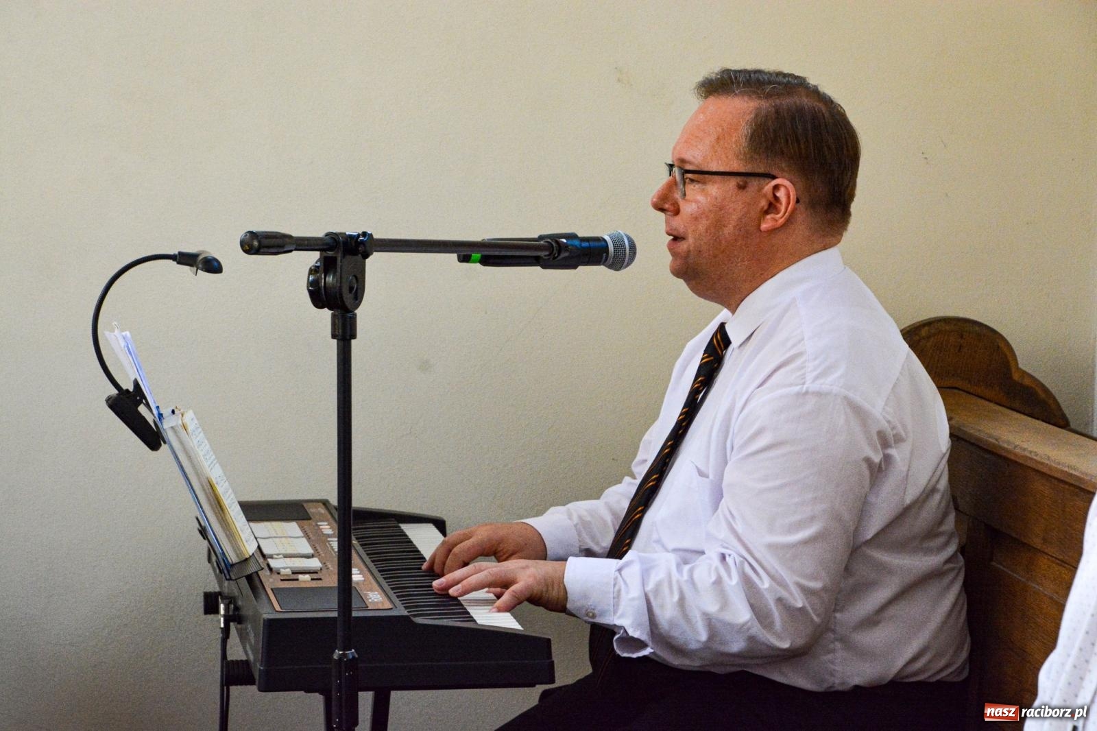 Zdjęcie w galerii na portalu naszraciborz.pl: Ponad sto osób na pierwszej od lat Mszy św. w zamkowej kaplicy [FOTO i WIDEO] wiadomości z regionu