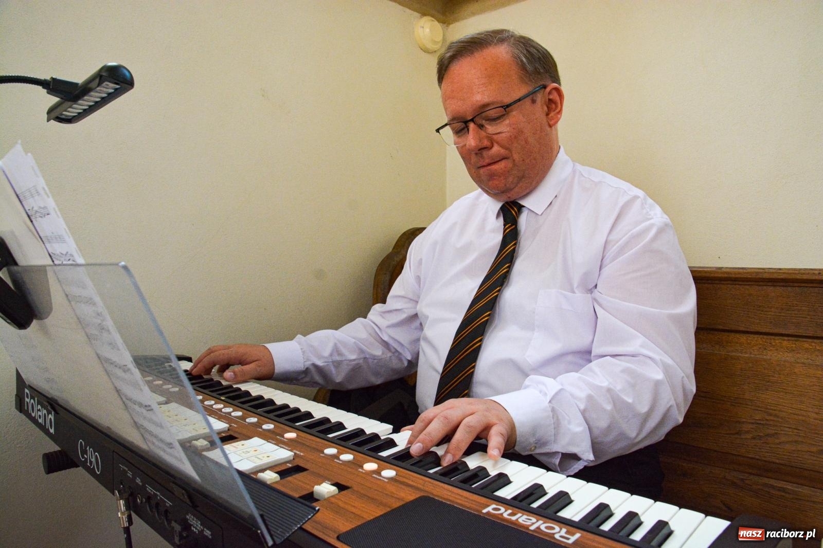 Zdjęcie w galerii na portalu naszraciborz.pl: Ponad sto osób na pierwszej od lat Mszy św. w zamkowej kaplicy [FOTO i WIDEO] wiadomości z regionu