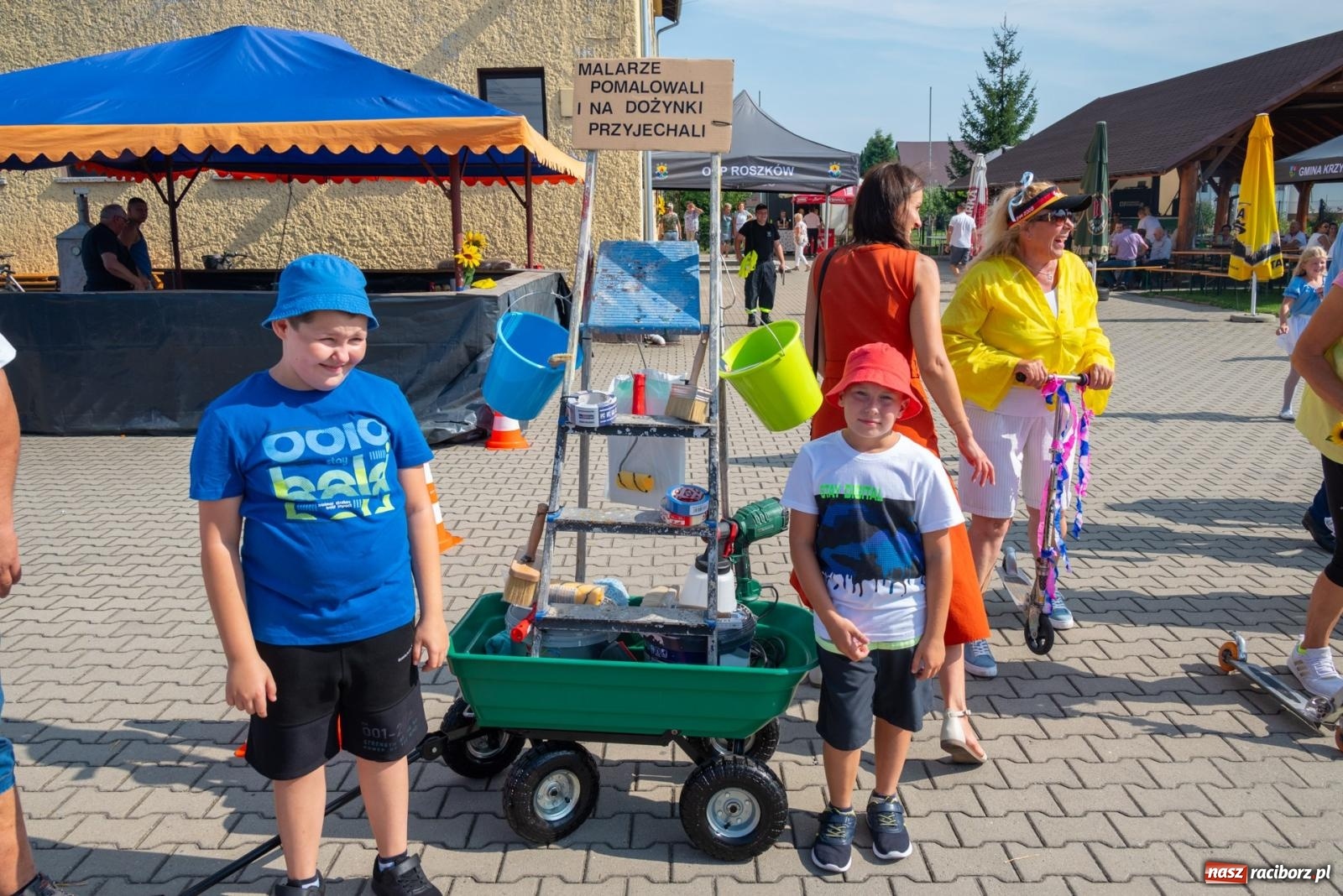 Zdjęcie w galerii na portalu naszraciborz.pl: Święto plonów w Roszkowie. Olimpijki, Abba i smerfy wiadomości z regionu