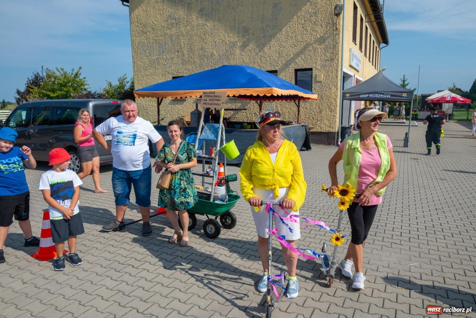 Zdjęcie w galerii na portalu naszraciborz.pl: Święto plonów w Roszkowie. Olimpijki, Abba i smerfy wiadomości z regionu