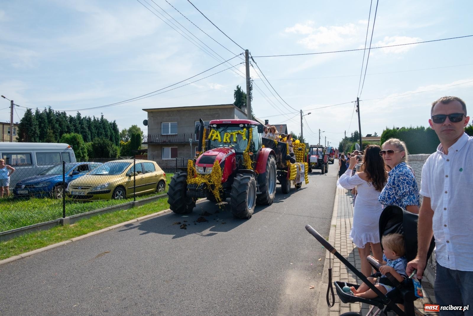 Zdjęcie w galerii na portalu naszraciborz.pl: Święto plonów w Roszkowie. Olimpijki, Abba i smerfy wiadomości z regionu