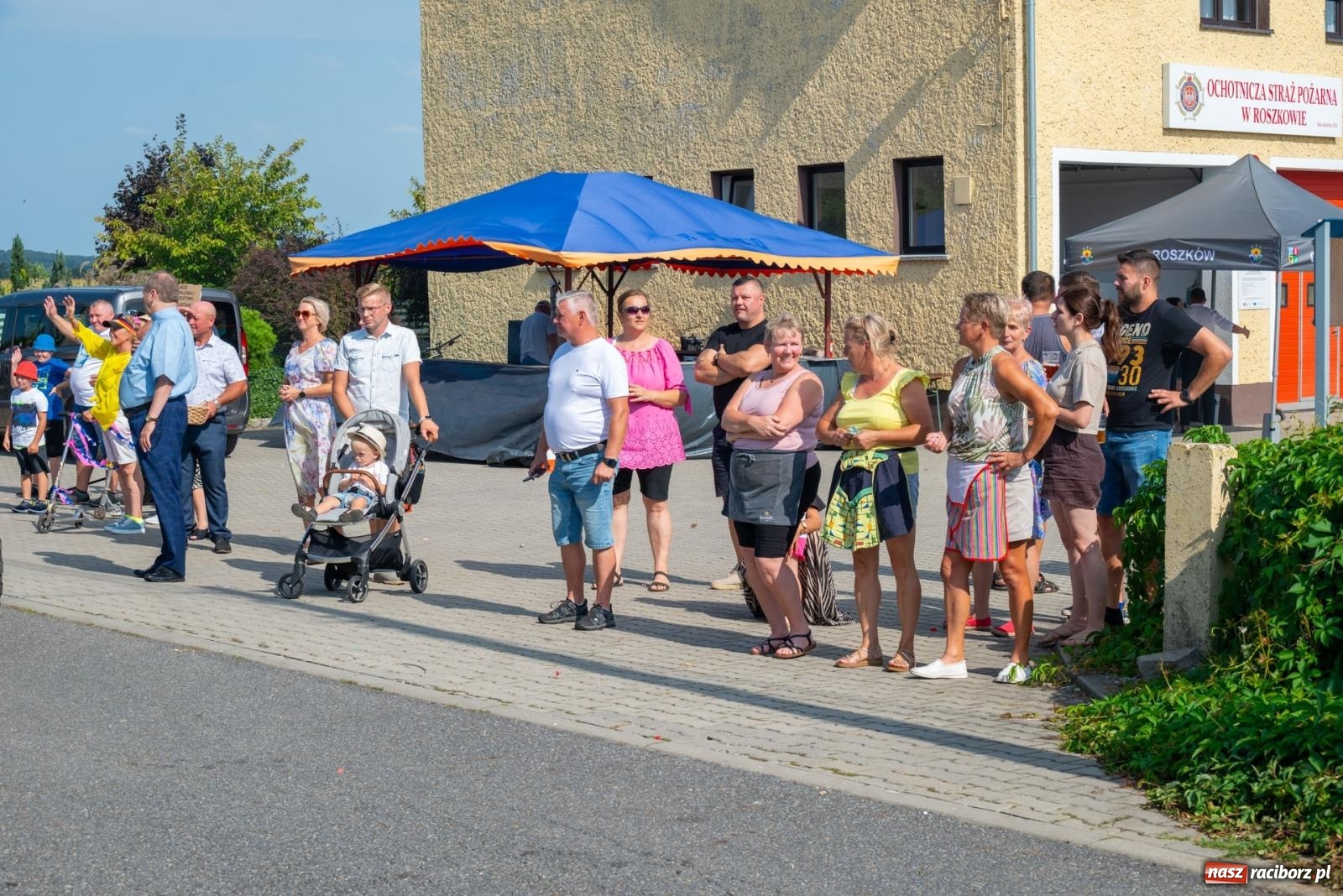 Zdjęcie w galerii na portalu naszraciborz.pl: Święto plonów w Roszkowie. Olimpijki, Abba i smerfy wiadomości z regionu