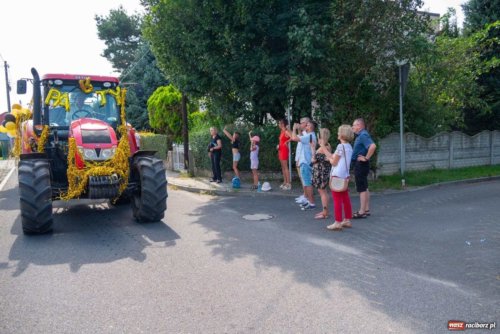 Zdjęcie w galerii na portalu naszraciborz.pl: Święto plonów w Roszkowie. Olimpijki, Abba i smerfy wiadomości z regionu