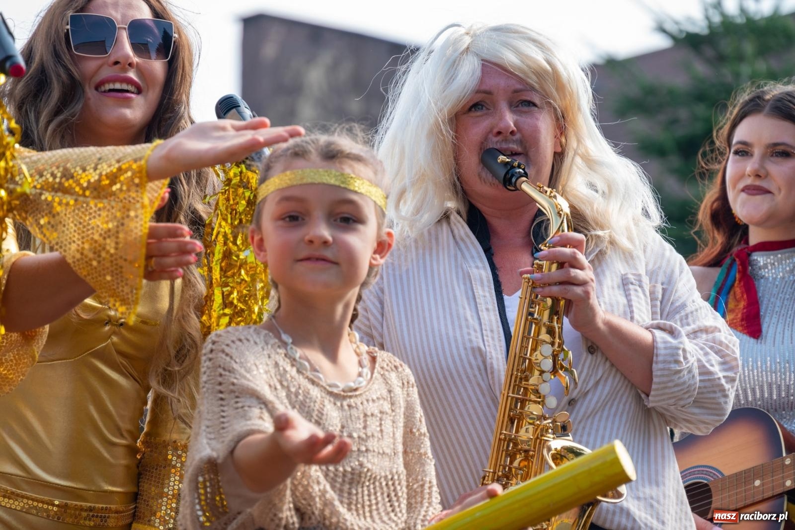 Zdjęcie w galerii na portalu naszraciborz.pl: Święto plonów w Roszkowie. Olimpijki, Abba i smerfy wiadomości z regionu