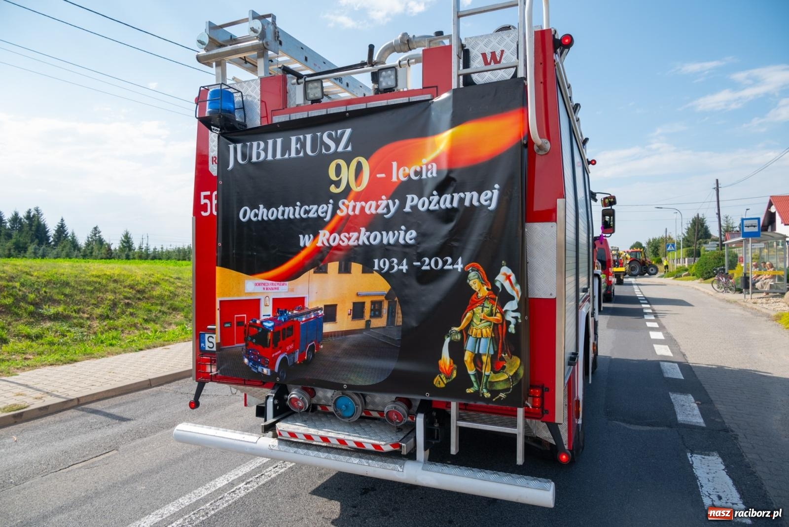 Zdjęcie w galerii na portalu naszraciborz.pl: Święto plonów w Roszkowie. Olimpijki, Abba i smerfy wiadomości z regionu