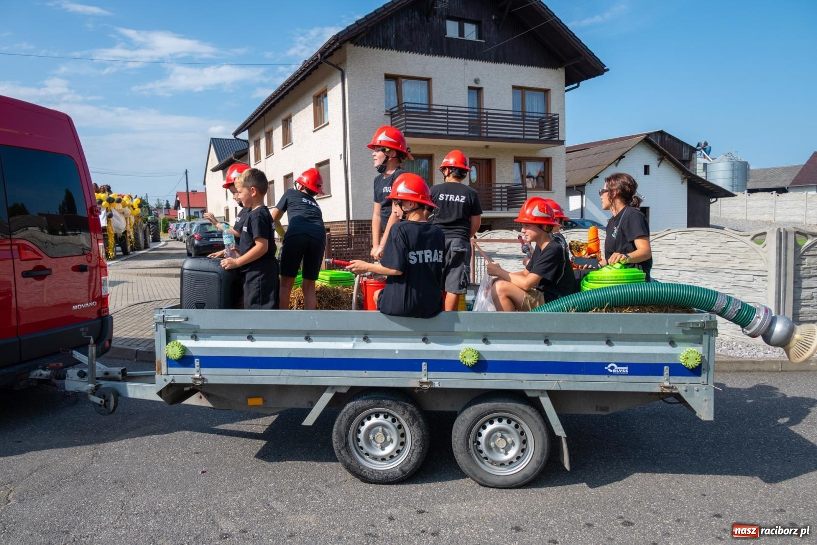 Zdjęcie w galerii na portalu naszraciborz.pl: Święto plonów w Roszkowie. Olimpijki, Abba i smerfy wiadomości z regionu