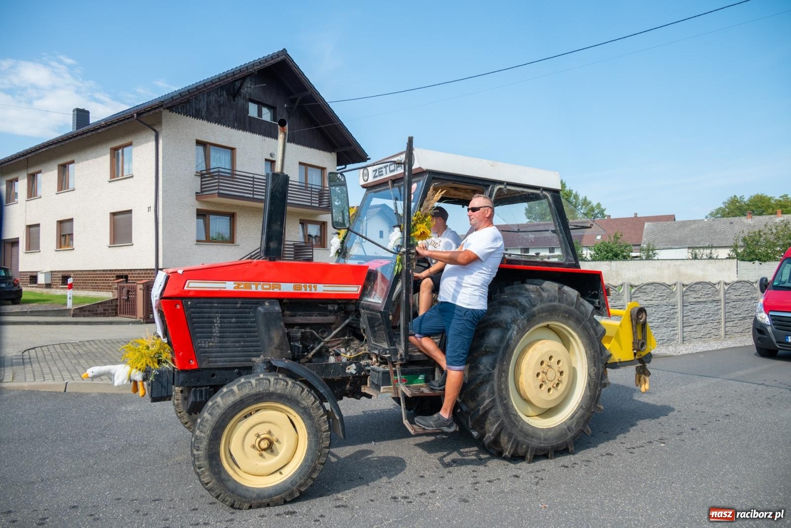 Zdjęcie w galerii na portalu naszraciborz.pl: Święto plonów w Roszkowie. Olimpijki, Abba i smerfy wiadomości z regionu
