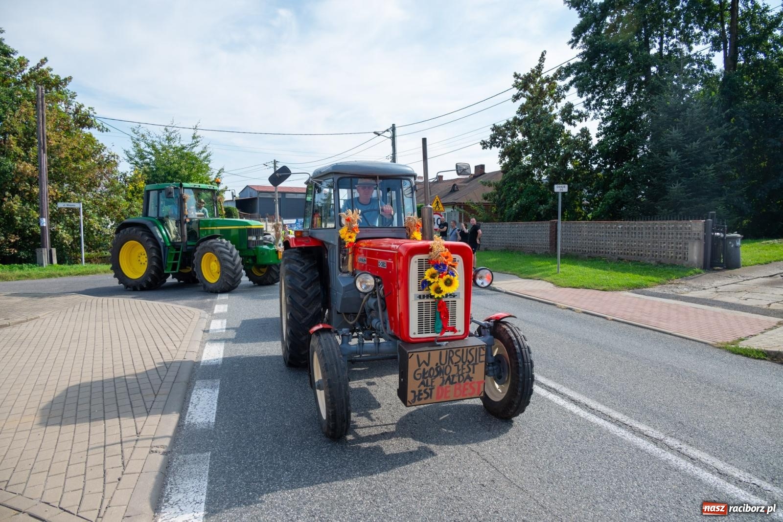 Zdjęcie w galerii na portalu naszraciborz.pl: Święto plonów w Roszkowie. Olimpijki, Abba i smerfy wiadomości z regionu