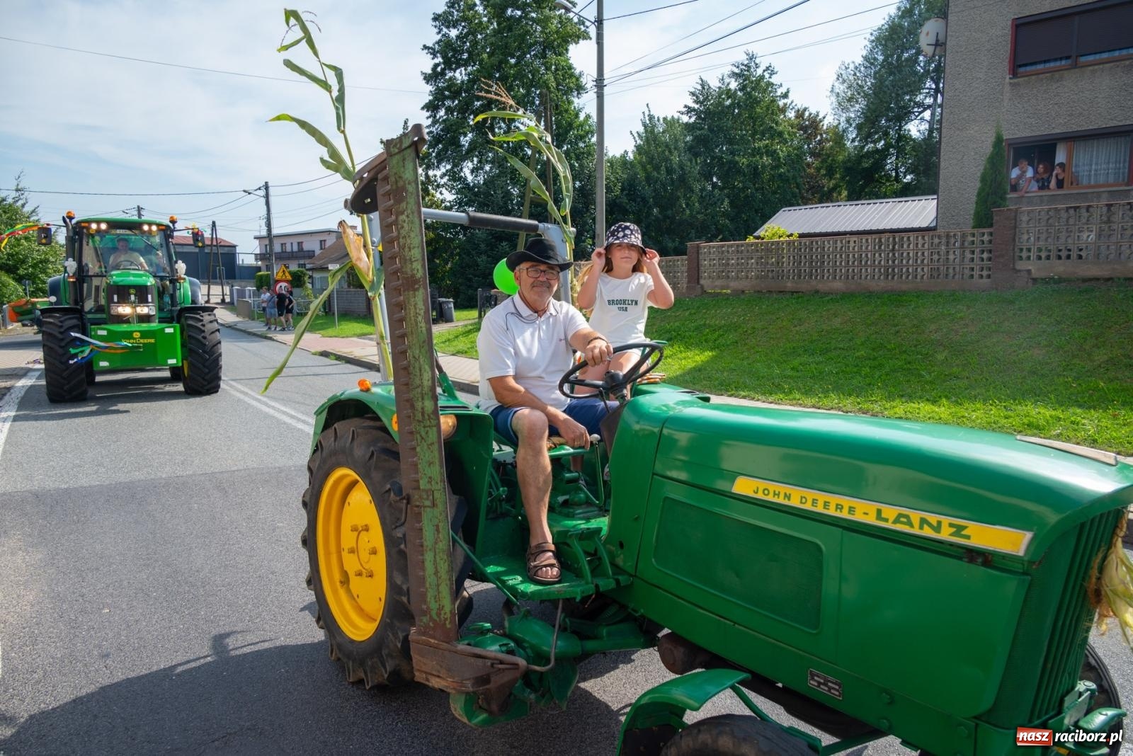 Zdjęcie w galerii na portalu naszraciborz.pl: Święto plonów w Roszkowie. Olimpijki, Abba i smerfy wiadomości z regionu