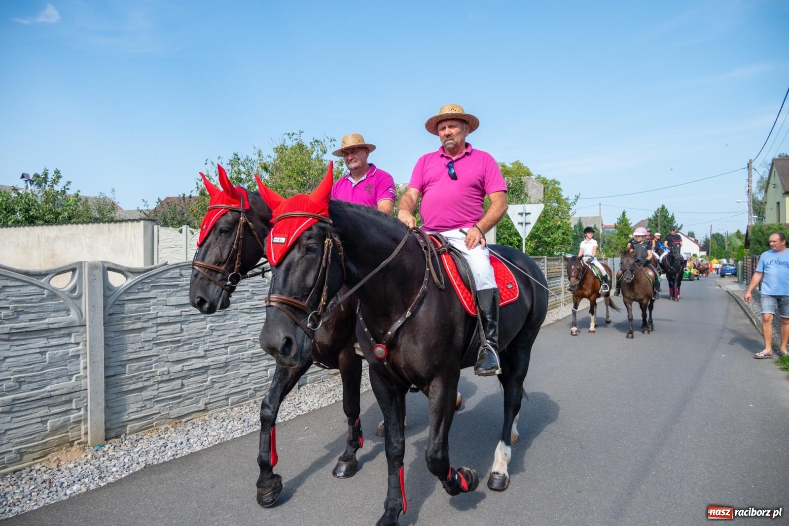 Zdjęcie w galerii na portalu naszraciborz.pl: Święto plonów w Roszkowie. Olimpijki, Abba i smerfy wiadomości z regionu