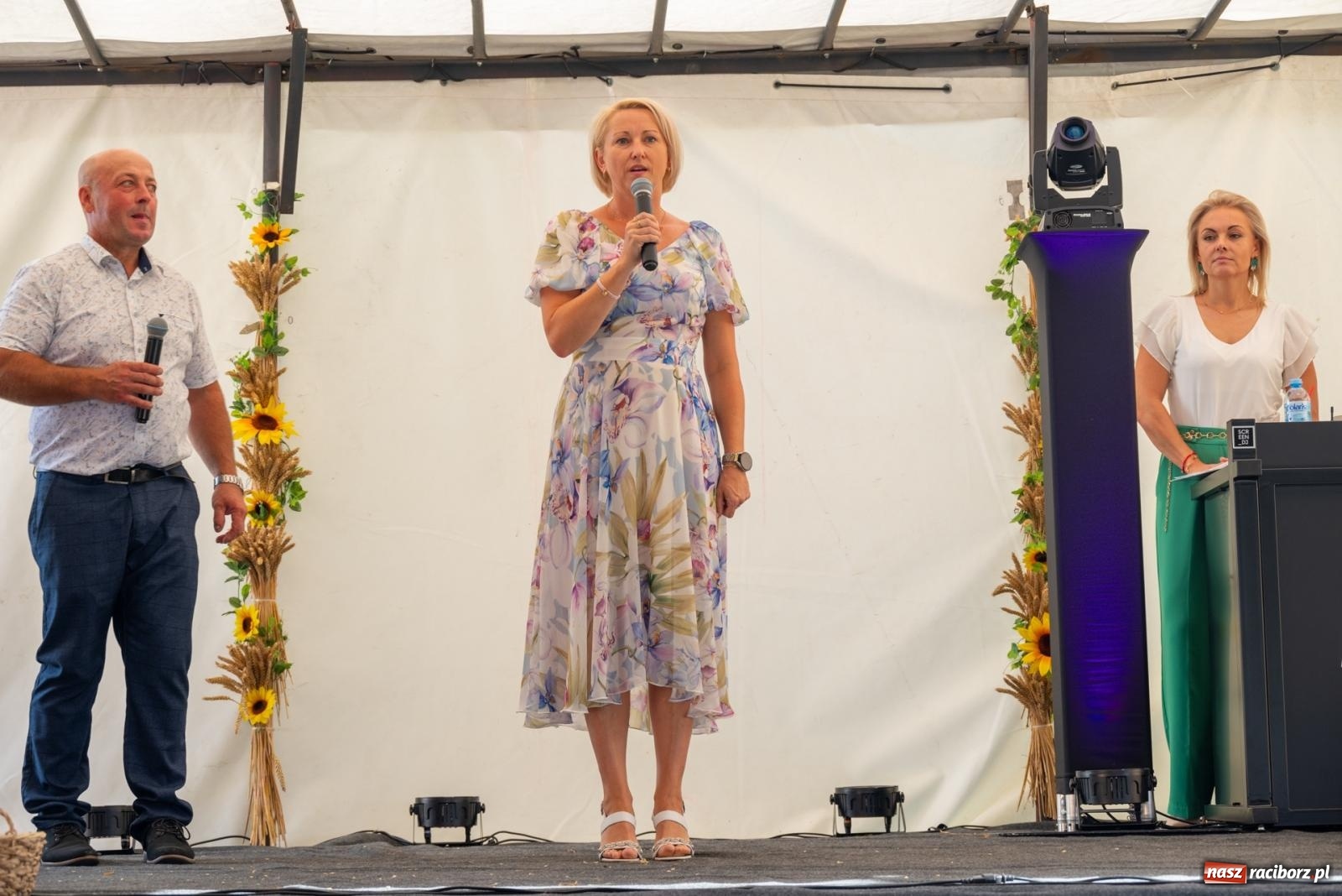 Zdjęcie w galerii na portalu naszraciborz.pl: Święto plonów w Roszkowie. Olimpijki, Abba i smerfy wiadomości z regionu