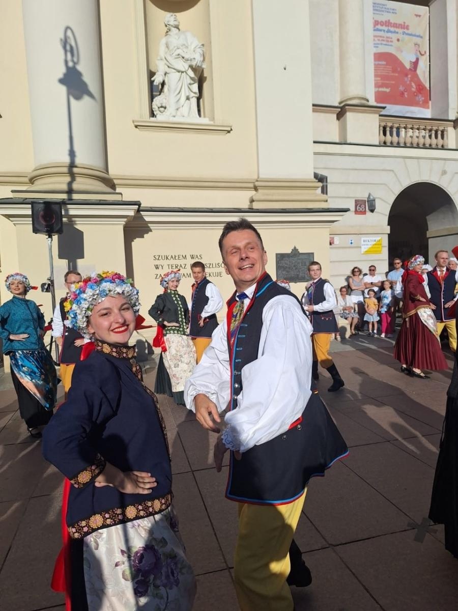 Zdjęcie w galerii na portalu naszraciborz.pl: Raciborzanie zatańczyli na Krakowskim Przedmieściu [FOTO] wiadomości z regionu