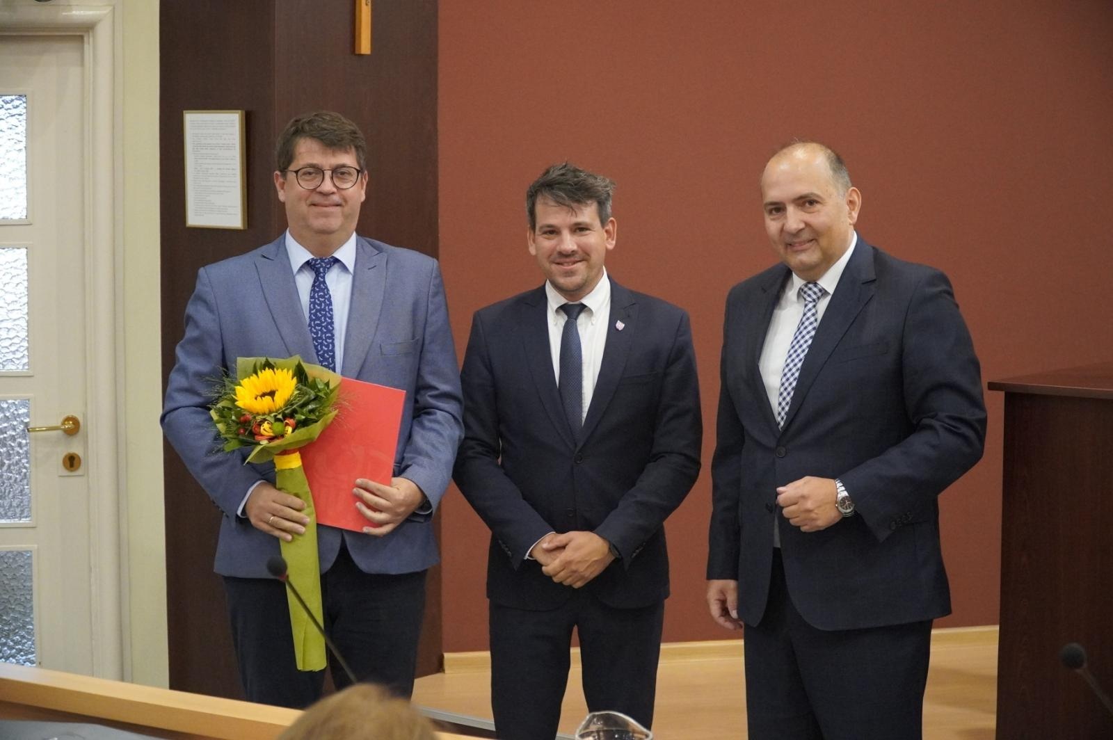 Zdjęcie w galerii na portalu naszraciborz.pl: Powierzenie stanowisk dyrektorskich i jubileusze w raciborskiej oświacie wiadomości z regionu