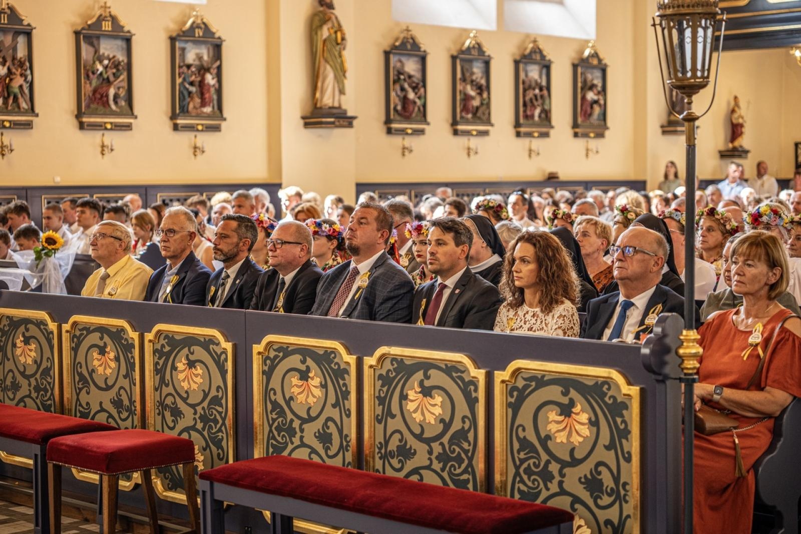 Zdjęcie w galerii na portalu naszraciborz.pl: Raciborzanie podziękowali za plony na dożynkach powiatowo-gminnych w Brzeziu - relacja na bis! [FOTO i WIDEO] wiadomości z regionu