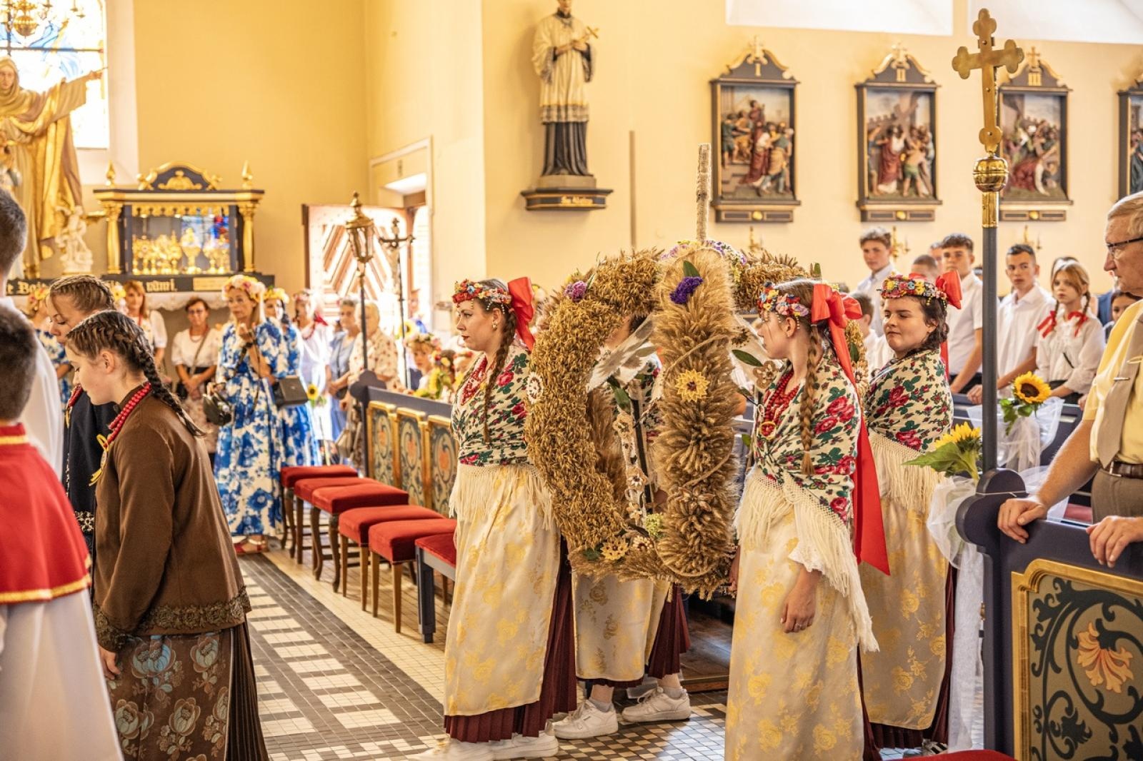 Zdjęcie w galerii na portalu naszraciborz.pl: Raciborzanie podziękowali za plony na dożynkach powiatowo-gminnych w Brzeziu - relacja na bis! [FOTO i WIDEO] wiadomości z regionu