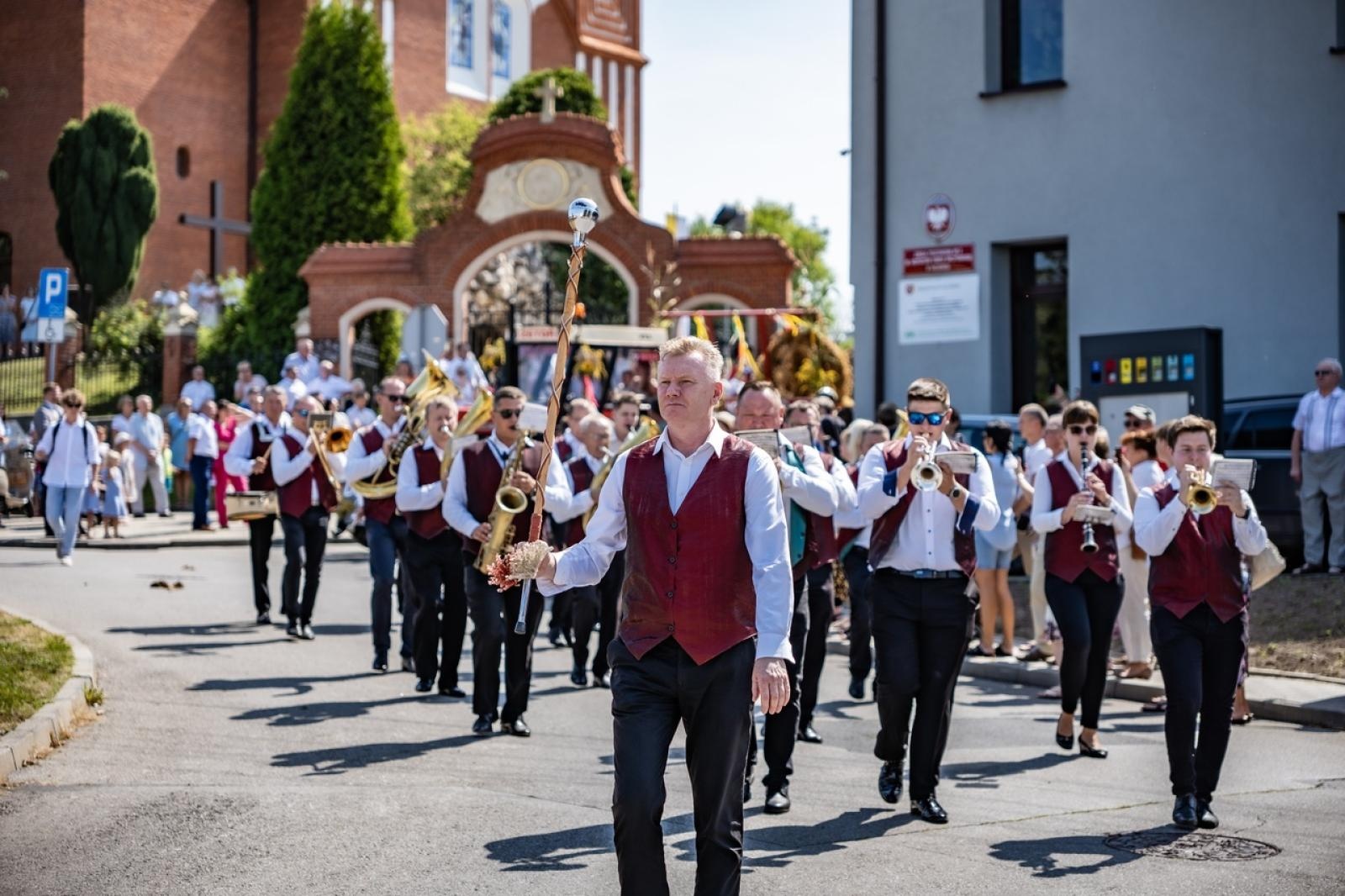Zdjęcie w galerii na portalu naszraciborz.pl: Raciborzanie podziękowali za plony na dożynkach powiatowo-gminnych w Brzeziu - relacja na bis! [FOTO i WIDEO] wiadomości z regionu