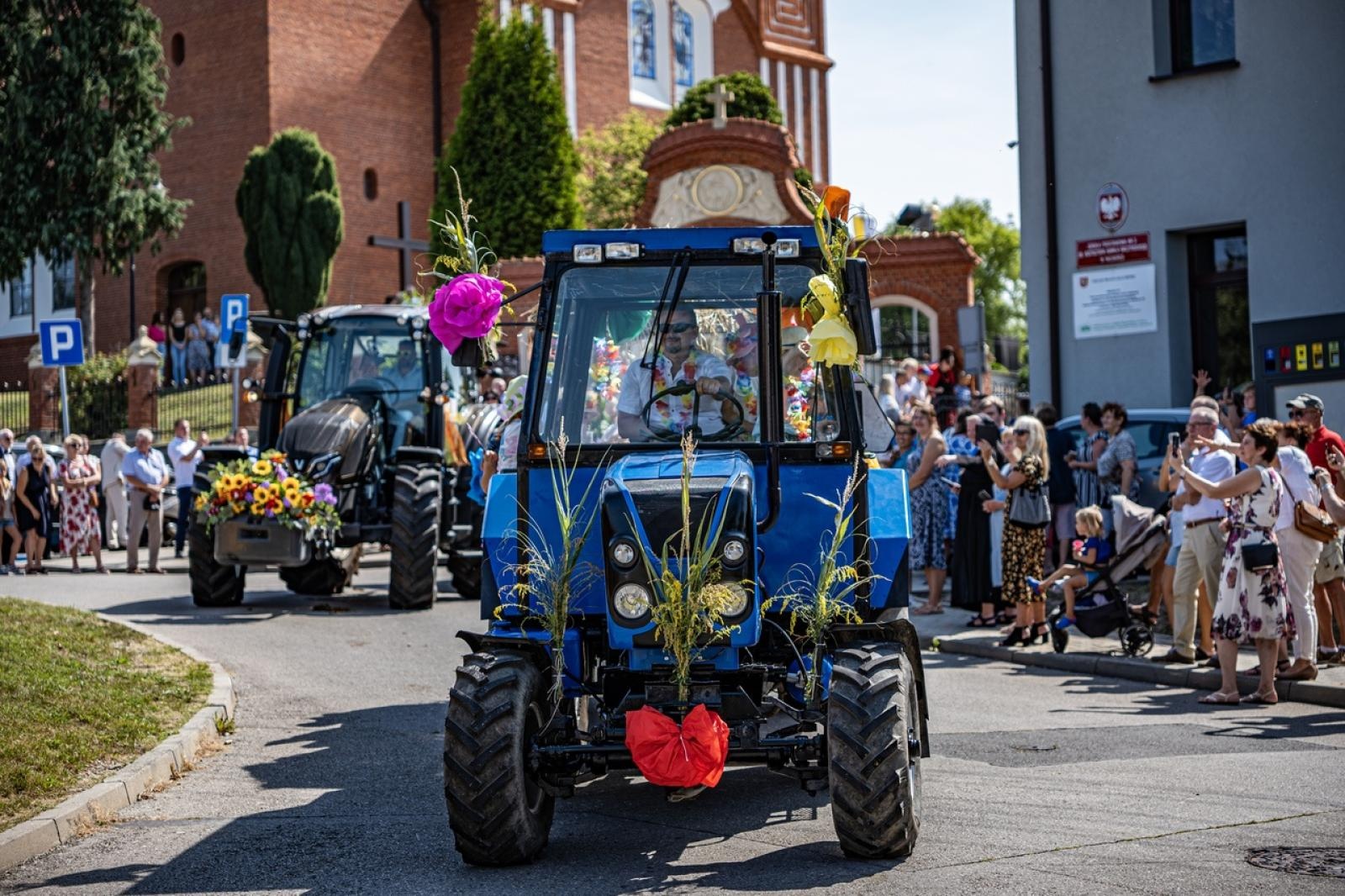 Zdjęcie w galerii na portalu naszraciborz.pl: Raciborzanie podziękowali za plony na dożynkach powiatowo-gminnych w Brzeziu - relacja na bis! [FOTO i WIDEO] wiadomości z regionu