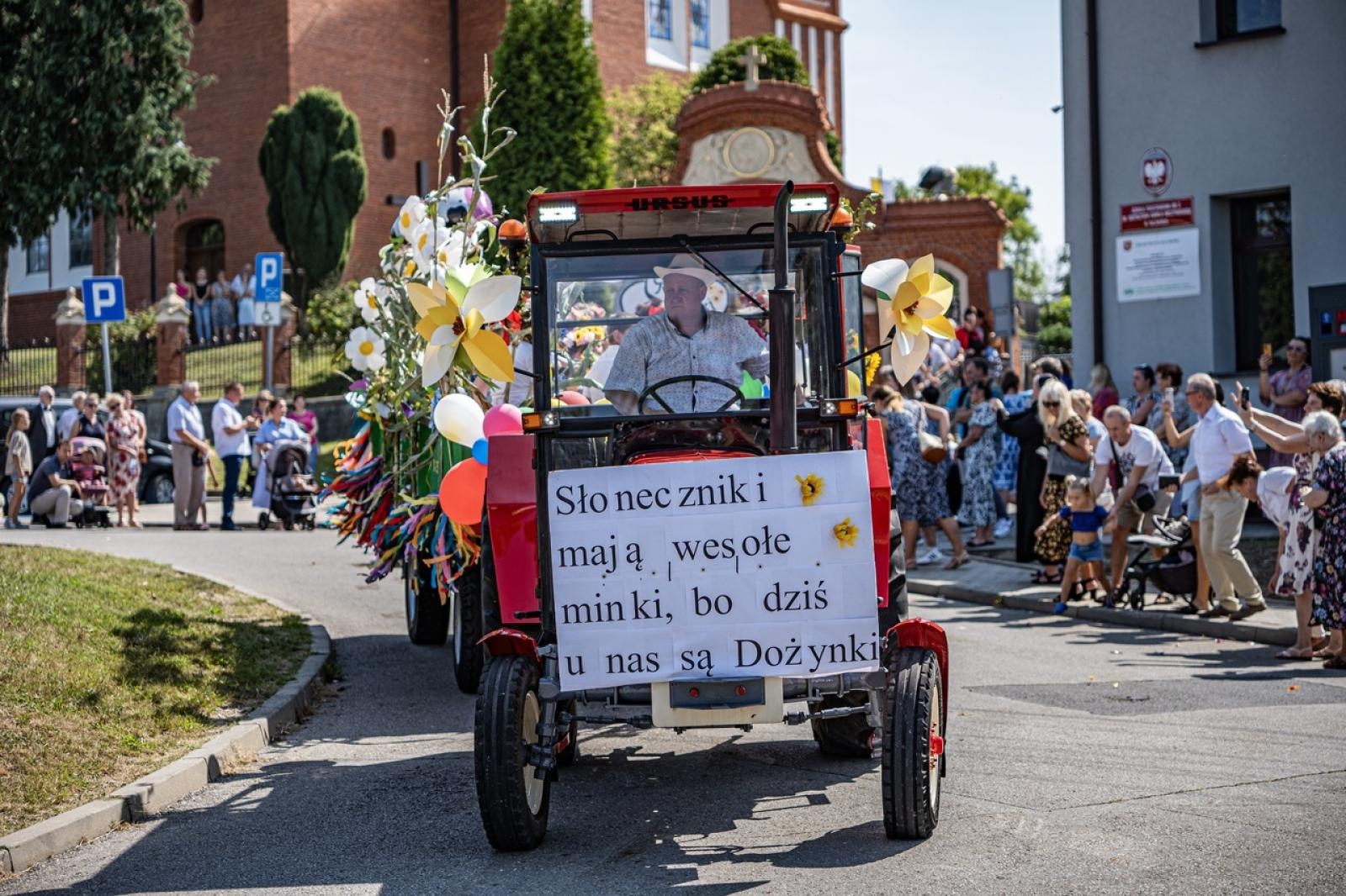Zdjęcie w galerii na portalu naszraciborz.pl: Raciborzanie podziękowali za plony na dożynkach powiatowo-gminnych w Brzeziu - relacja na bis! [FOTO i WIDEO] wiadomości z regionu