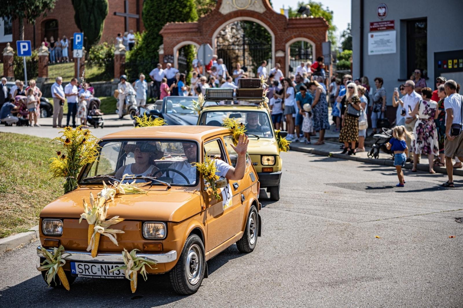 Zdjęcie w galerii na portalu naszraciborz.pl: Raciborzanie podziękowali za plony na dożynkach powiatowo-gminnych w Brzeziu - relacja na bis! [FOTO i WIDEO] wiadomości z regionu