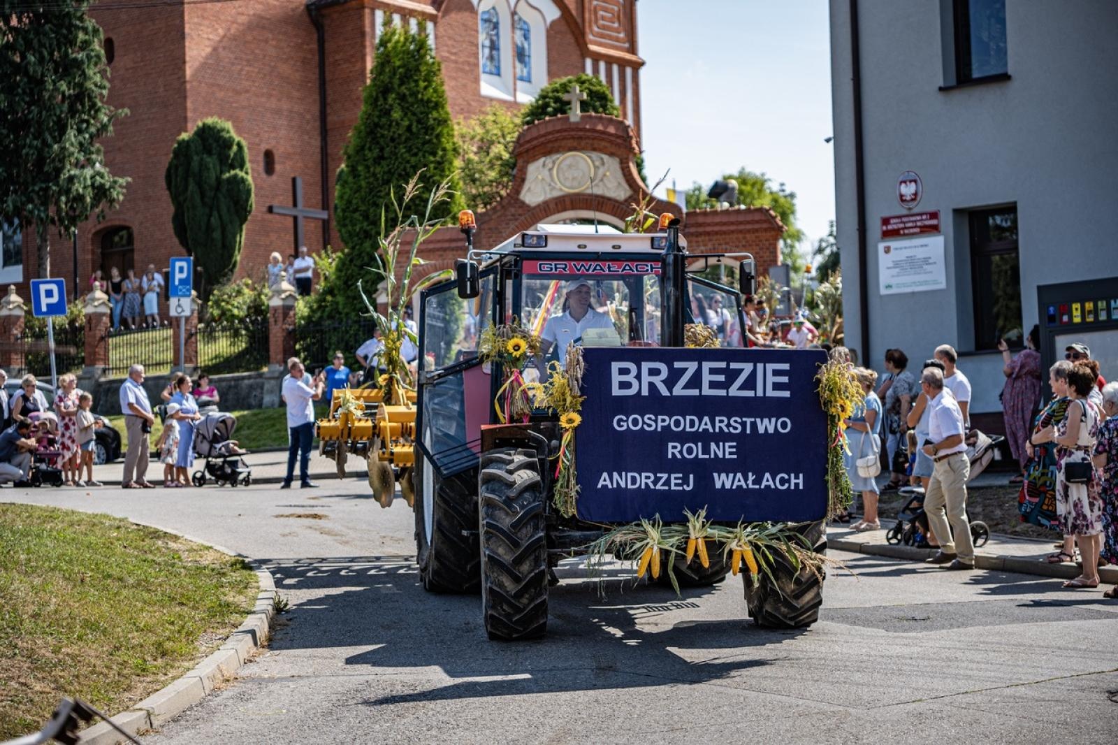 Zdjęcie w galerii na portalu naszraciborz.pl: Raciborzanie podziękowali za plony na dożynkach powiatowo-gminnych w Brzeziu - relacja na bis! [FOTO i WIDEO] wiadomości z regionu