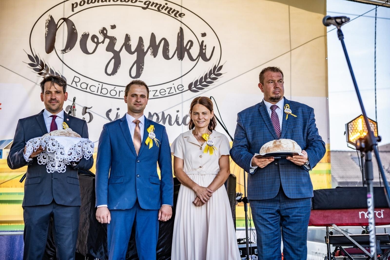 Zdjęcie w galerii na portalu naszraciborz.pl: Raciborzanie podziękowali za plony na dożynkach powiatowo-gminnych w Brzeziu - relacja na bis! [FOTO i WIDEO] wiadomości z regionu