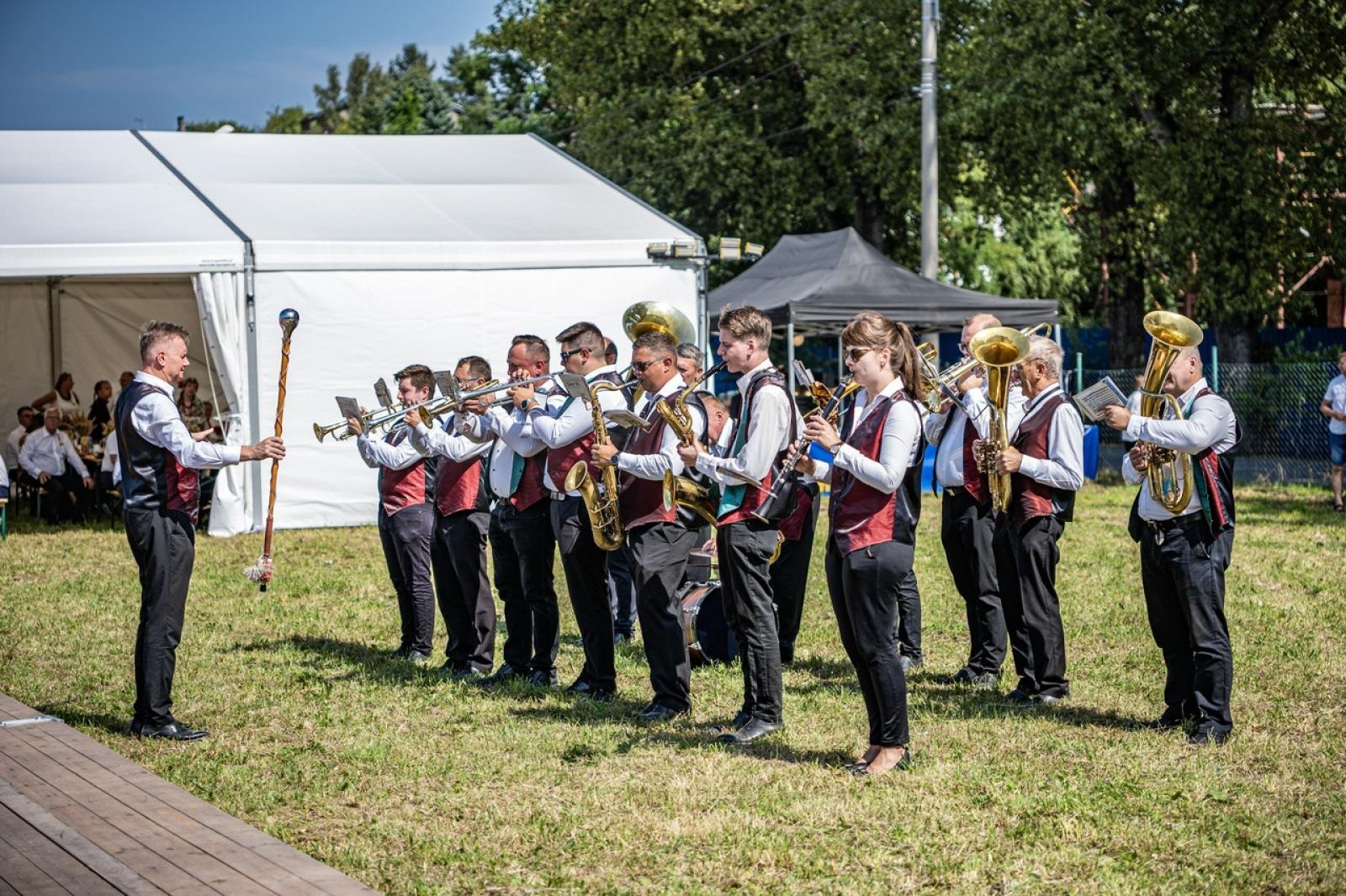 Zdjęcie w galerii na portalu naszraciborz.pl: Raciborzanie podziękowali za plony na dożynkach powiatowo-gminnych w Brzeziu - relacja na bis! [FOTO i WIDEO] wiadomości z regionu