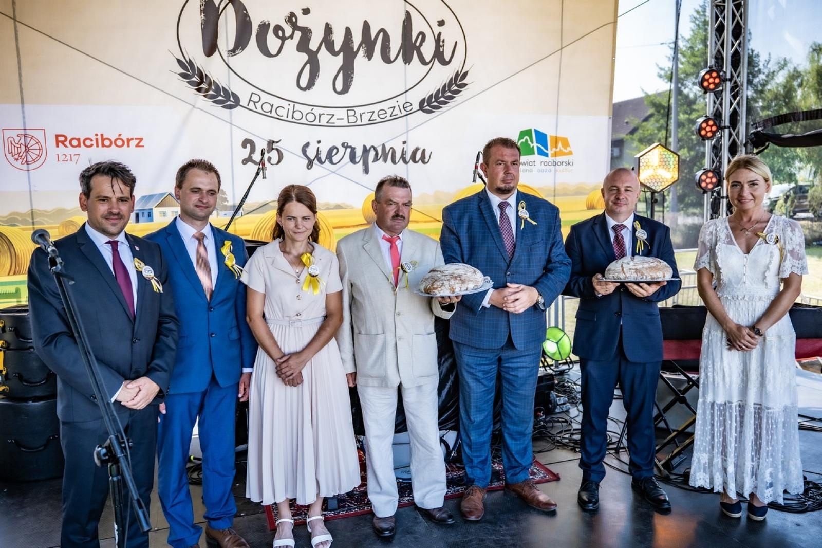 Zdjęcie w galerii na portalu naszraciborz.pl: Raciborzanie podziękowali za plony na dożynkach powiatowo-gminnych w Brzeziu - relacja na bis! [FOTO i WIDEO] wiadomości z regionu