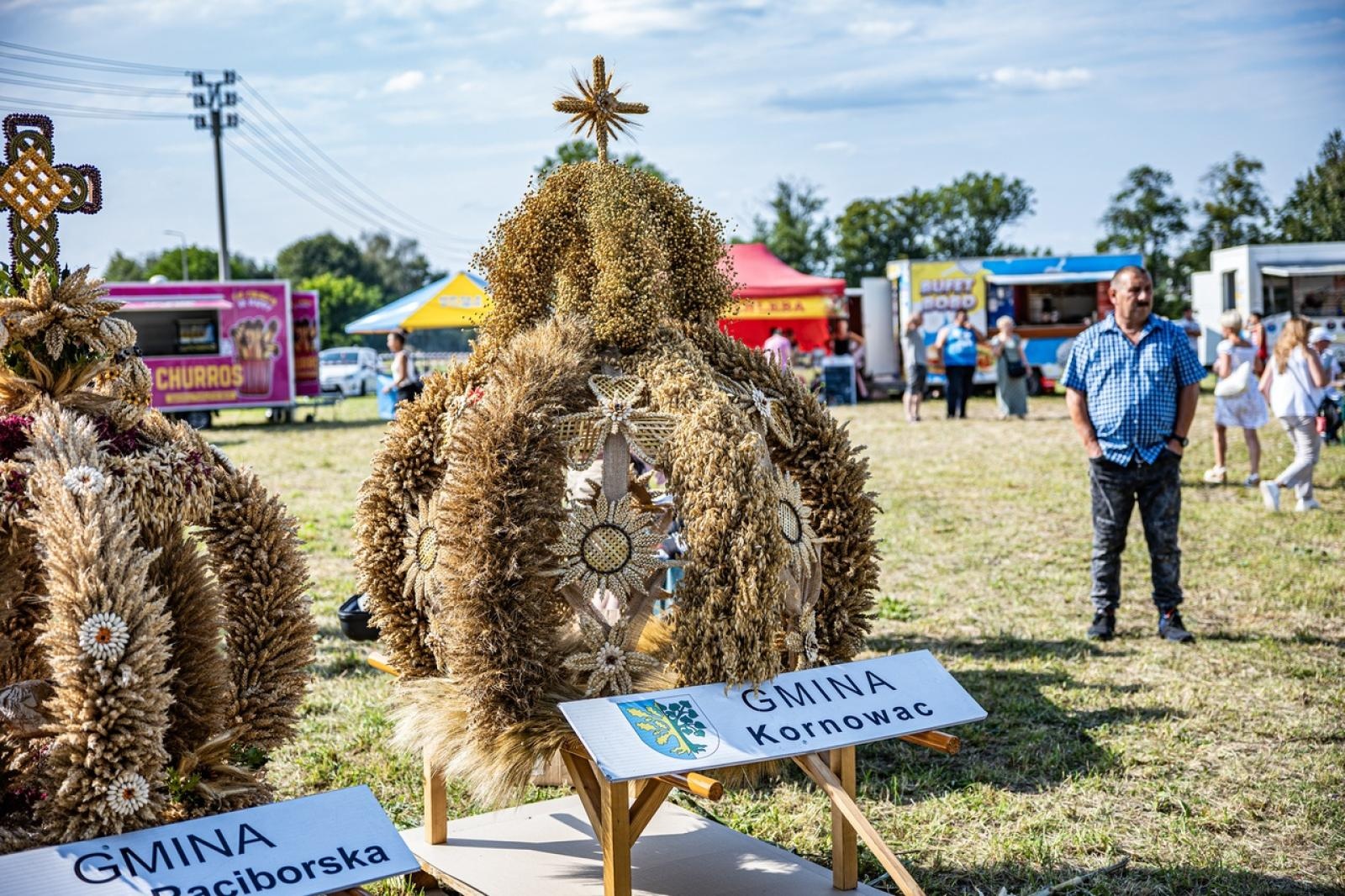 Zdjęcie w galerii na portalu naszraciborz.pl: Raciborzanie podziękowali za plony na dożynkach powiatowo-gminnych w Brzeziu - relacja na bis! [FOTO i WIDEO] wiadomości z regionu