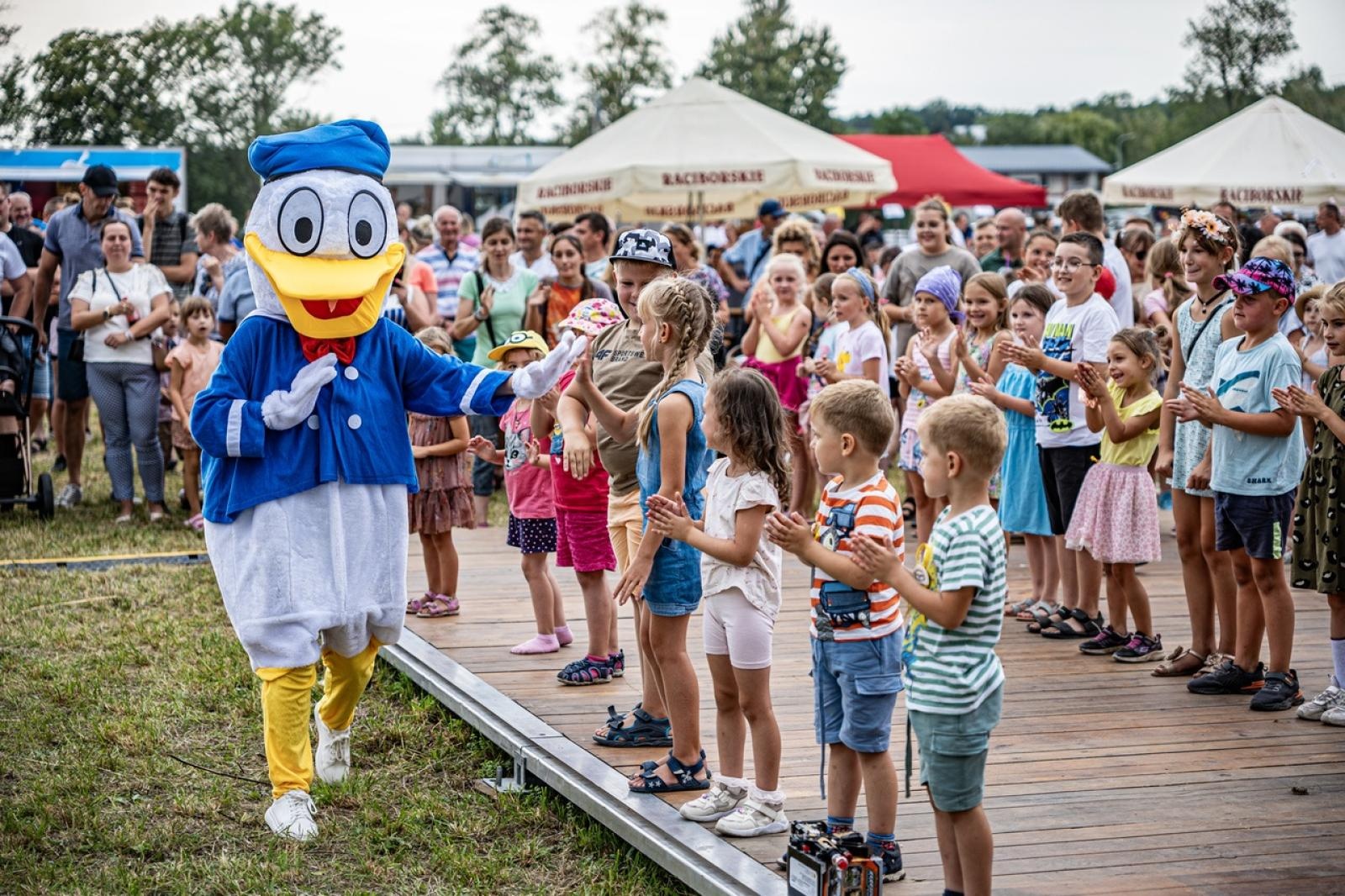 Zdjęcie w galerii na portalu naszraciborz.pl: Raciborzanie podziękowali za plony na dożynkach powiatowo-gminnych w Brzeziu - relacja na bis! [FOTO i WIDEO] wiadomości z regionu