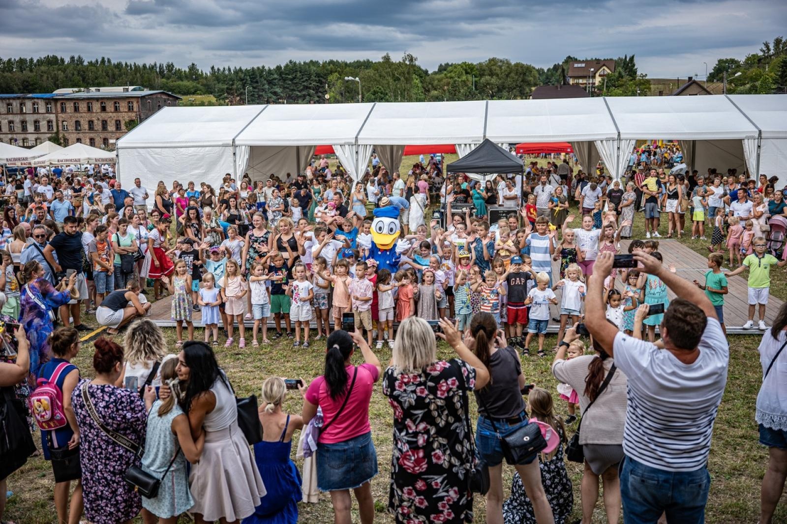 Zdjęcie w galerii na portalu naszraciborz.pl: Raciborzanie podziękowali za plony na dożynkach powiatowo-gminnych w Brzeziu - relacja na bis! [FOTO i WIDEO] wiadomości z regionu