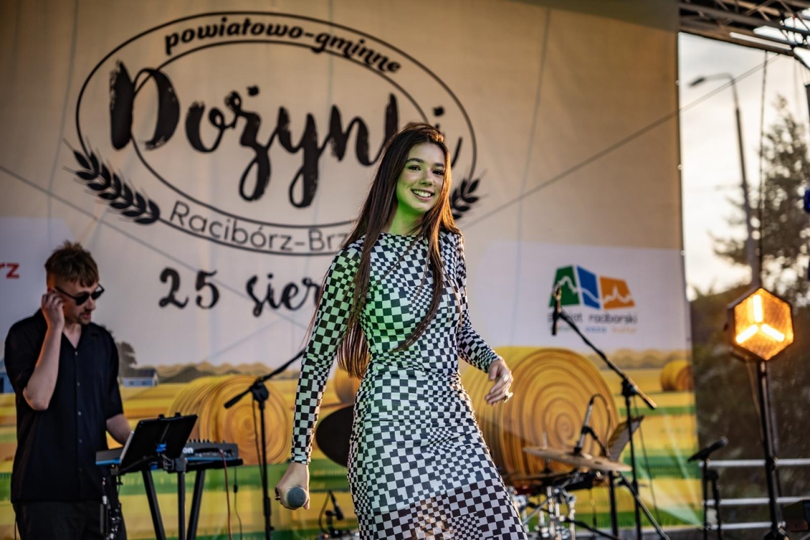 Zdjęcie w galerii na portalu naszraciborz.pl: Raciborzanie podziękowali za plony na dożynkach powiatowo-gminnych w Brzeziu - relacja na bis! [FOTO i WIDEO] wiadomości z regionu